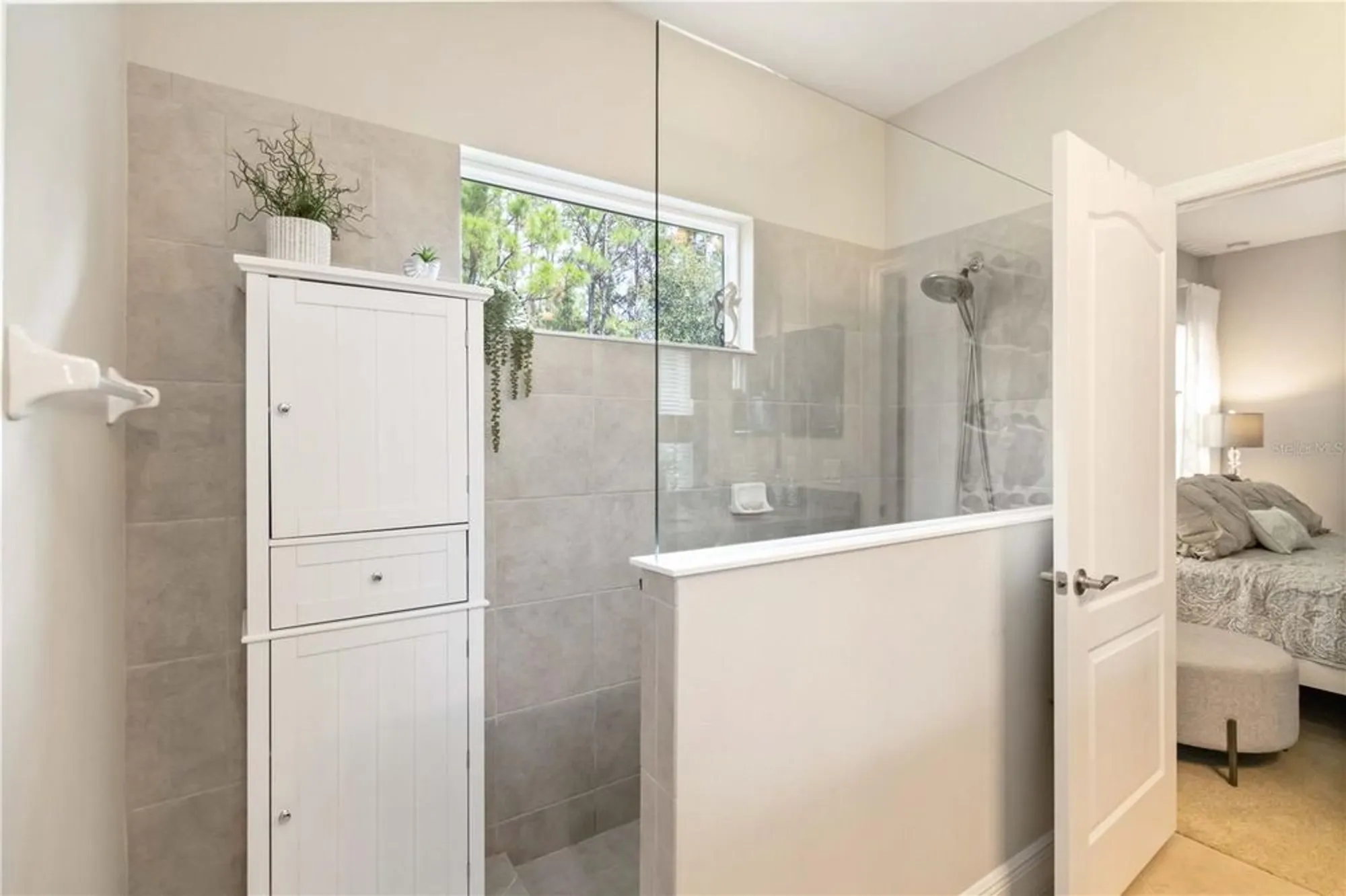 Property Slideshow image 22 of 70 | 12252 stuart dr, Venice, FL, 34293