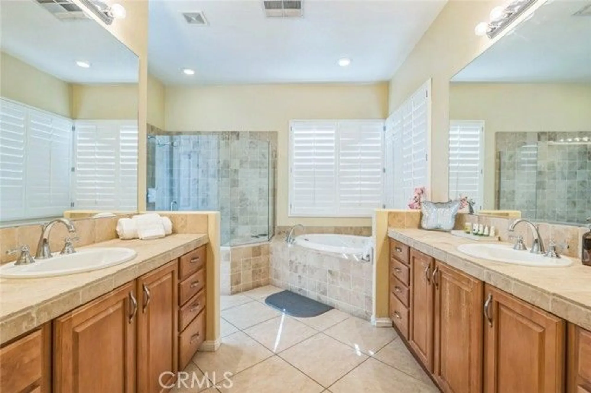 Property Slideshow image 17 of 22 | 43277 sentiero dr, Indio, CA, 92203