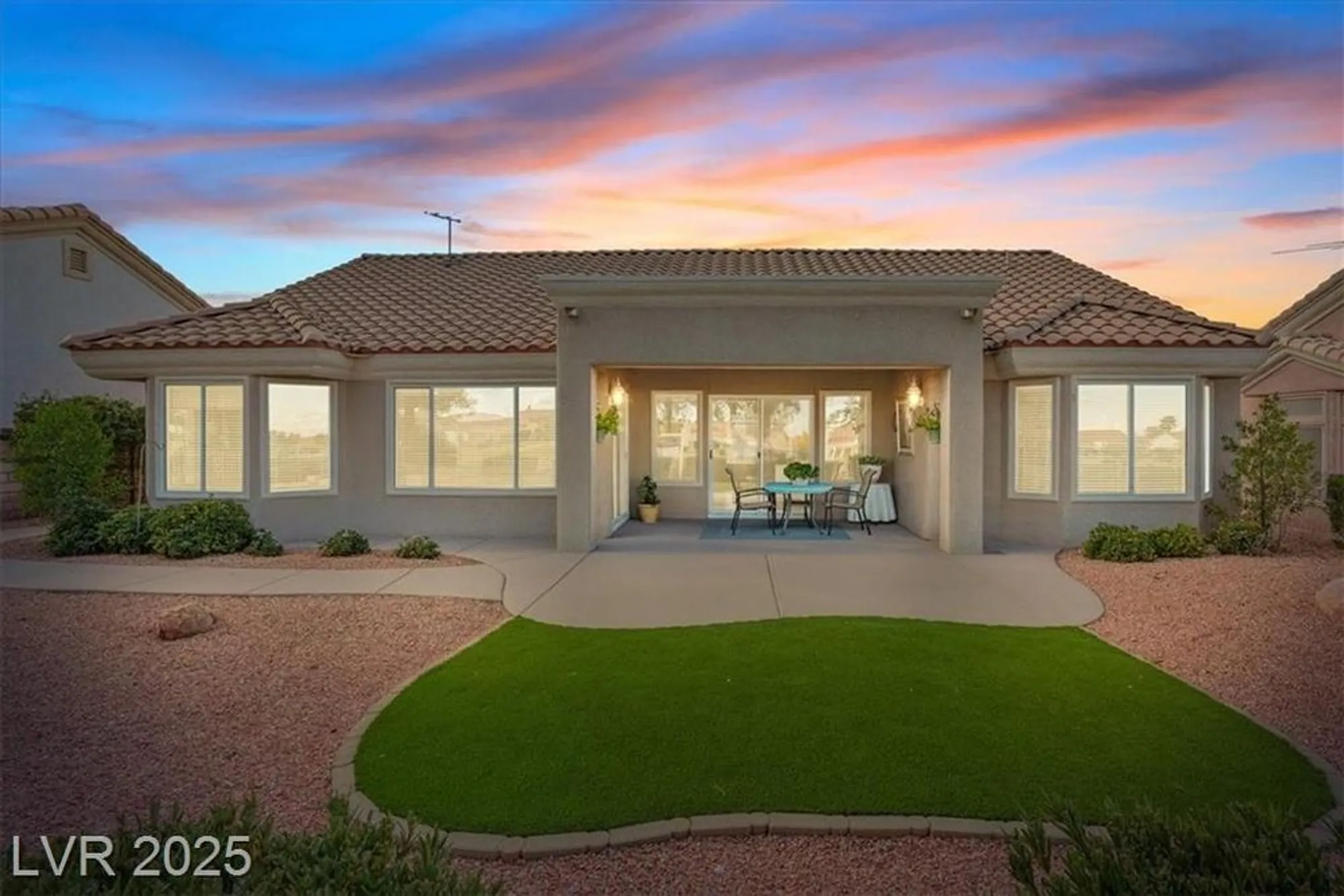 Property Slideshow image 26 of 52 | 2904 castle bar dr, Las Vegas, NV, 89134