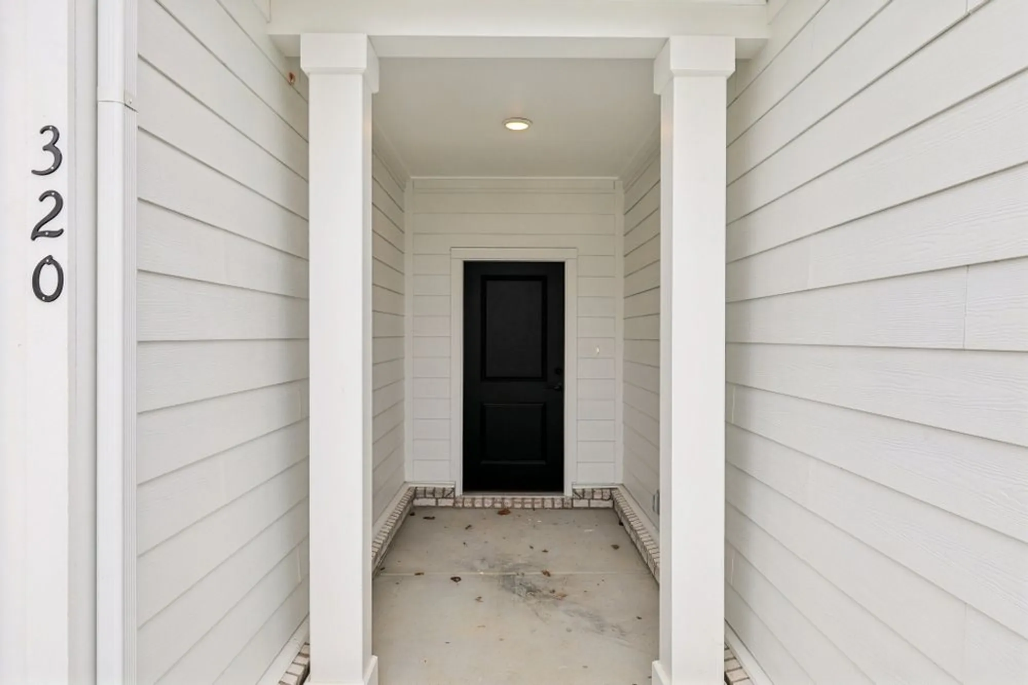 Property Slideshow image 6 of 51 | 320 stonehaus cir, Antioch, TN, 37013