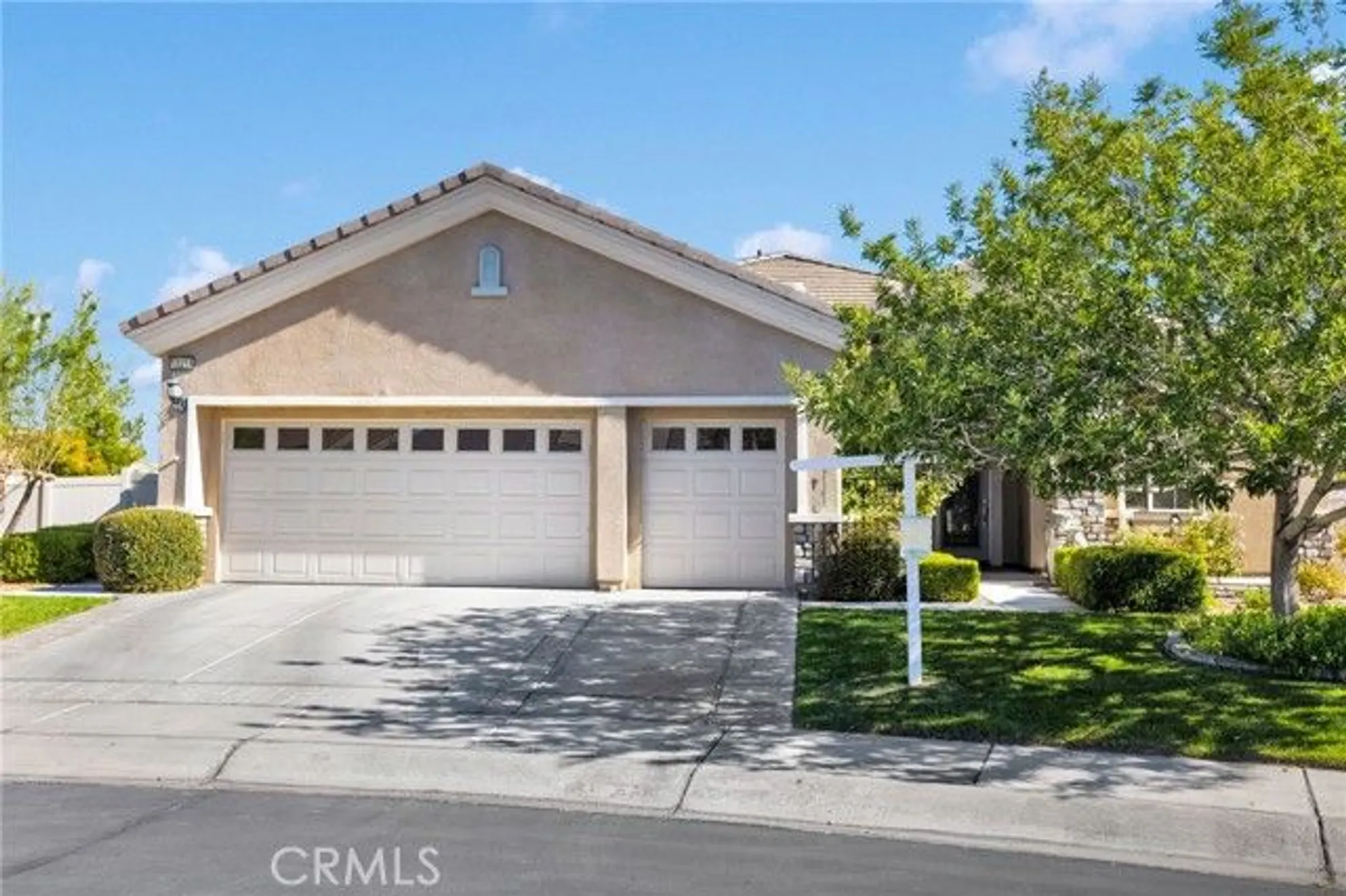 Property Slideshow image 1 of 33 | 10215 wascana ln, Apple Valley, CA, 92308