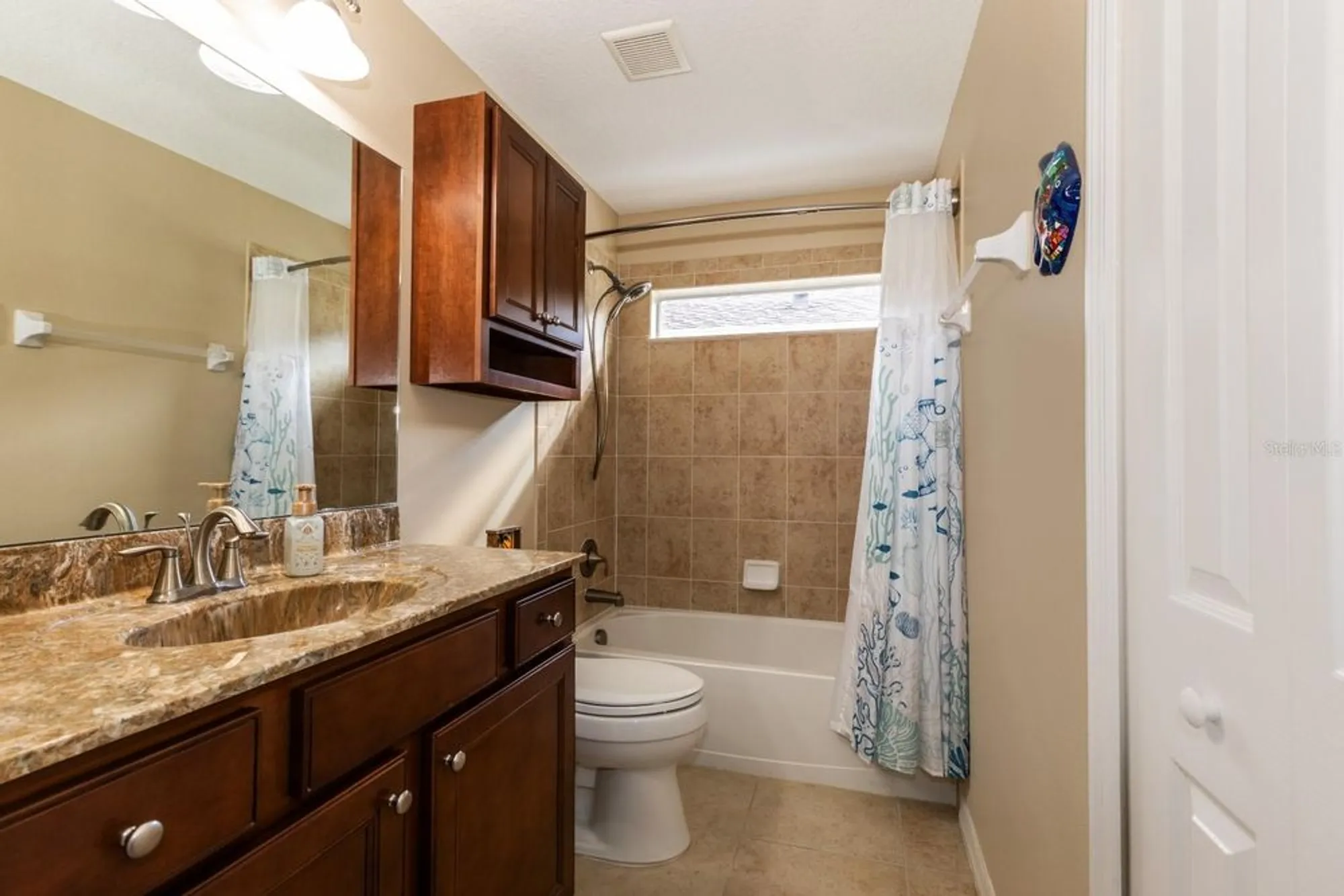 Property Slideshow image 16 of 42 | 27400 stoney brook dr, Leesburg, FL, 34748