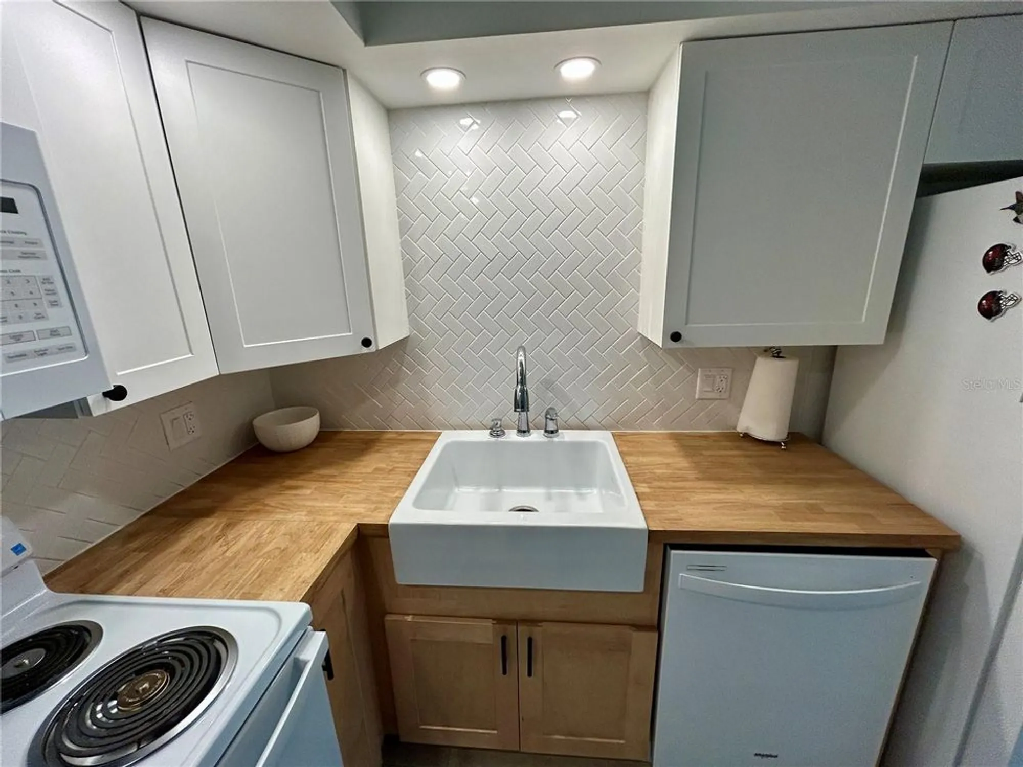 Property Slideshow image 33 of 51 | 2461 rhodesian dr apt 45, Clearwater, FL, 33763