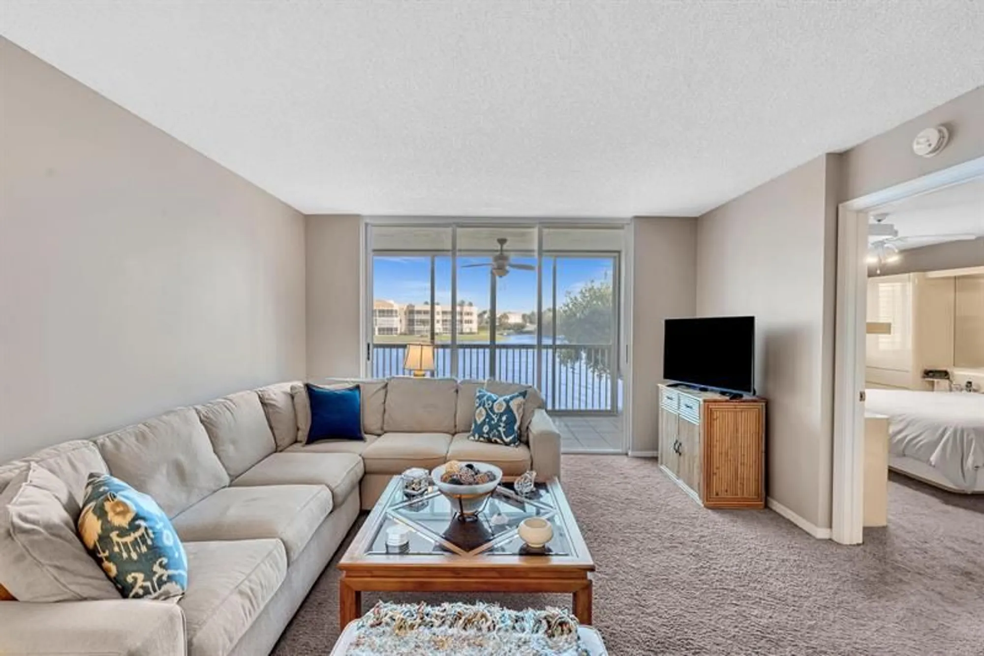 Property Slideshow image 17 of 71 | 7512 n devon dr 210, Tamarac, FL, 33321