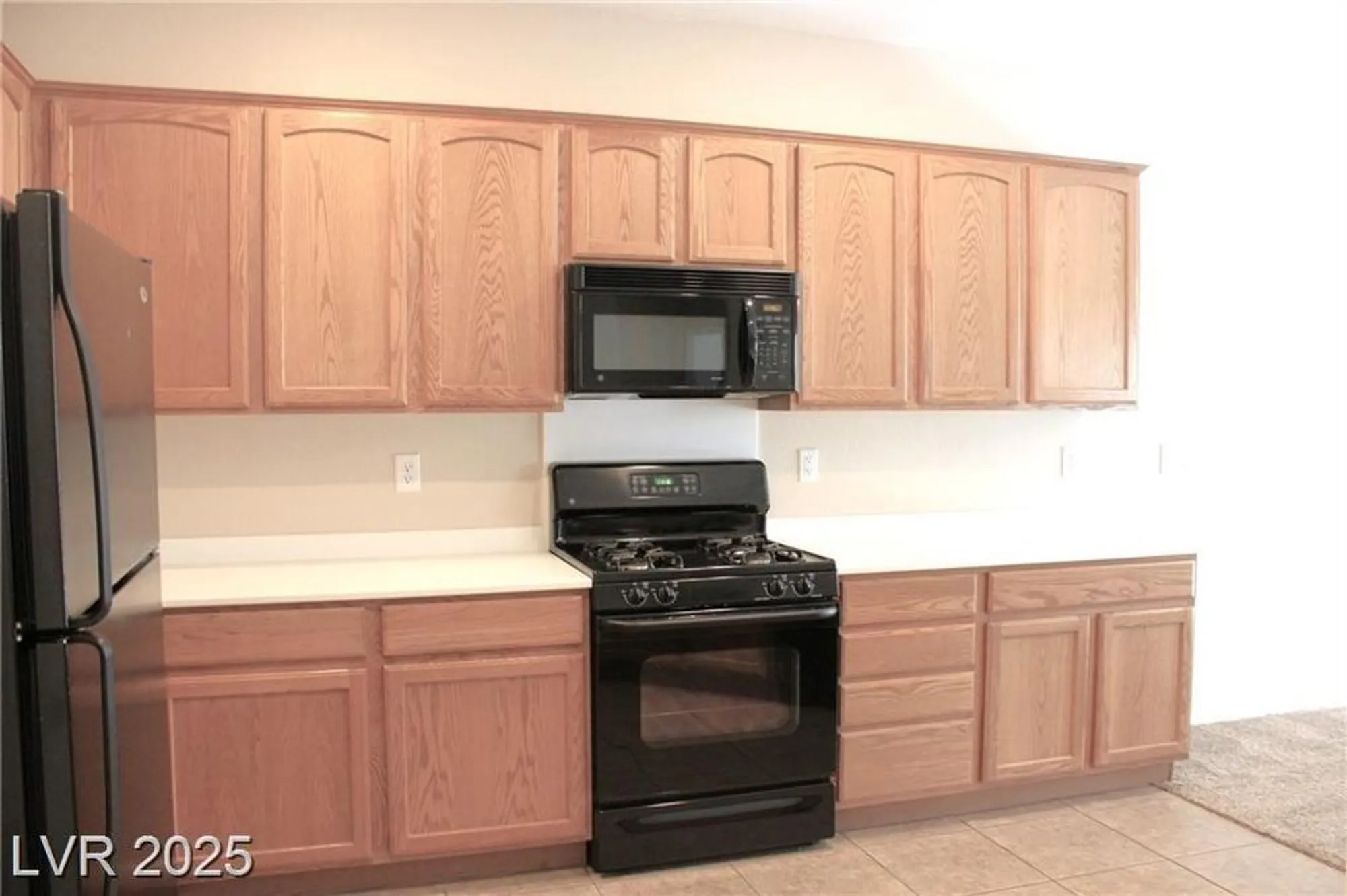 Property Slideshow image 17 of 20 | 2212 sawtooth mountain dr, Henderson, NV, 89044