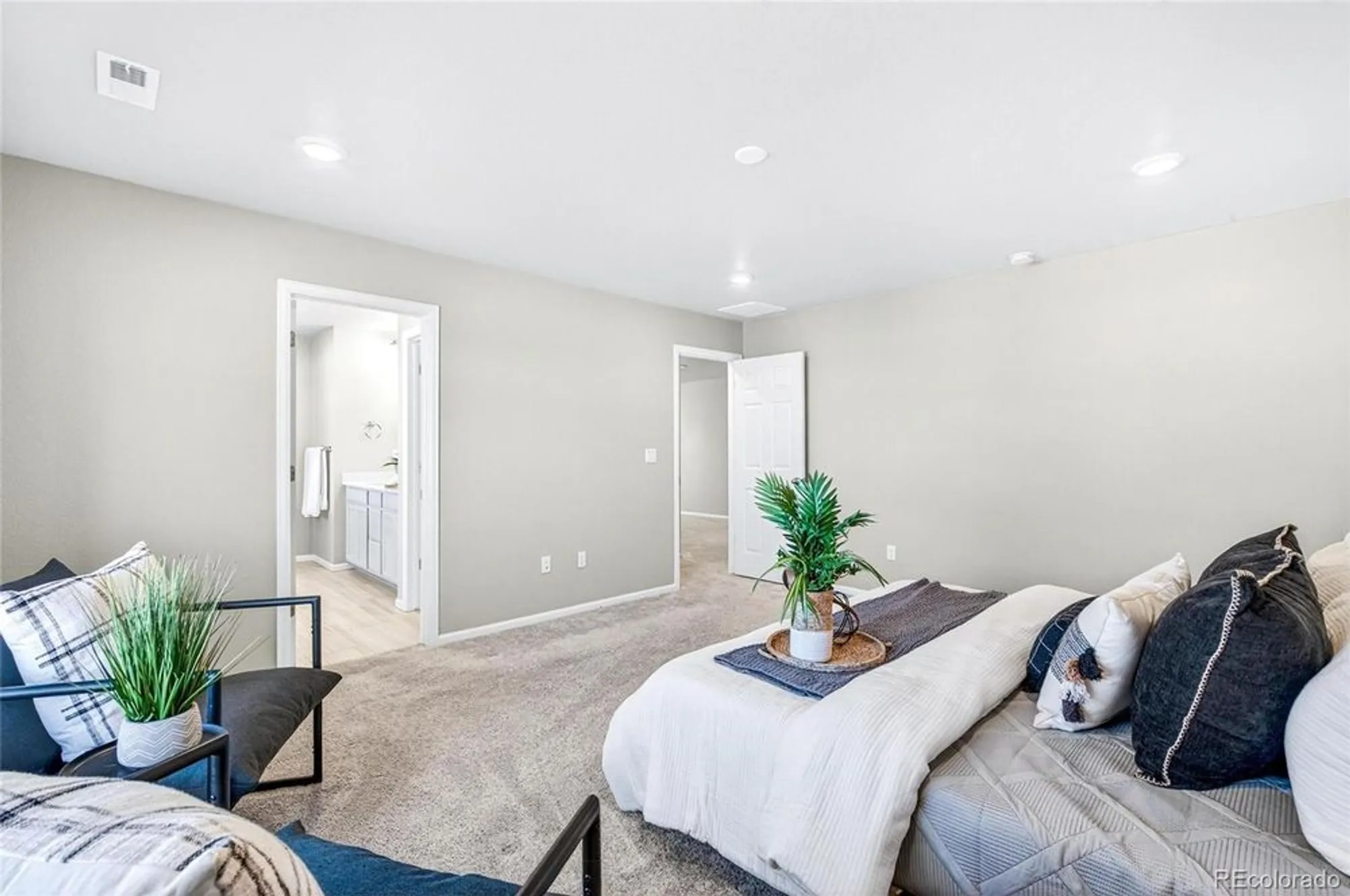 Property Slideshow image 13 of 27 | 3685 sandy vista ln, Castle Rock, CO, 80104