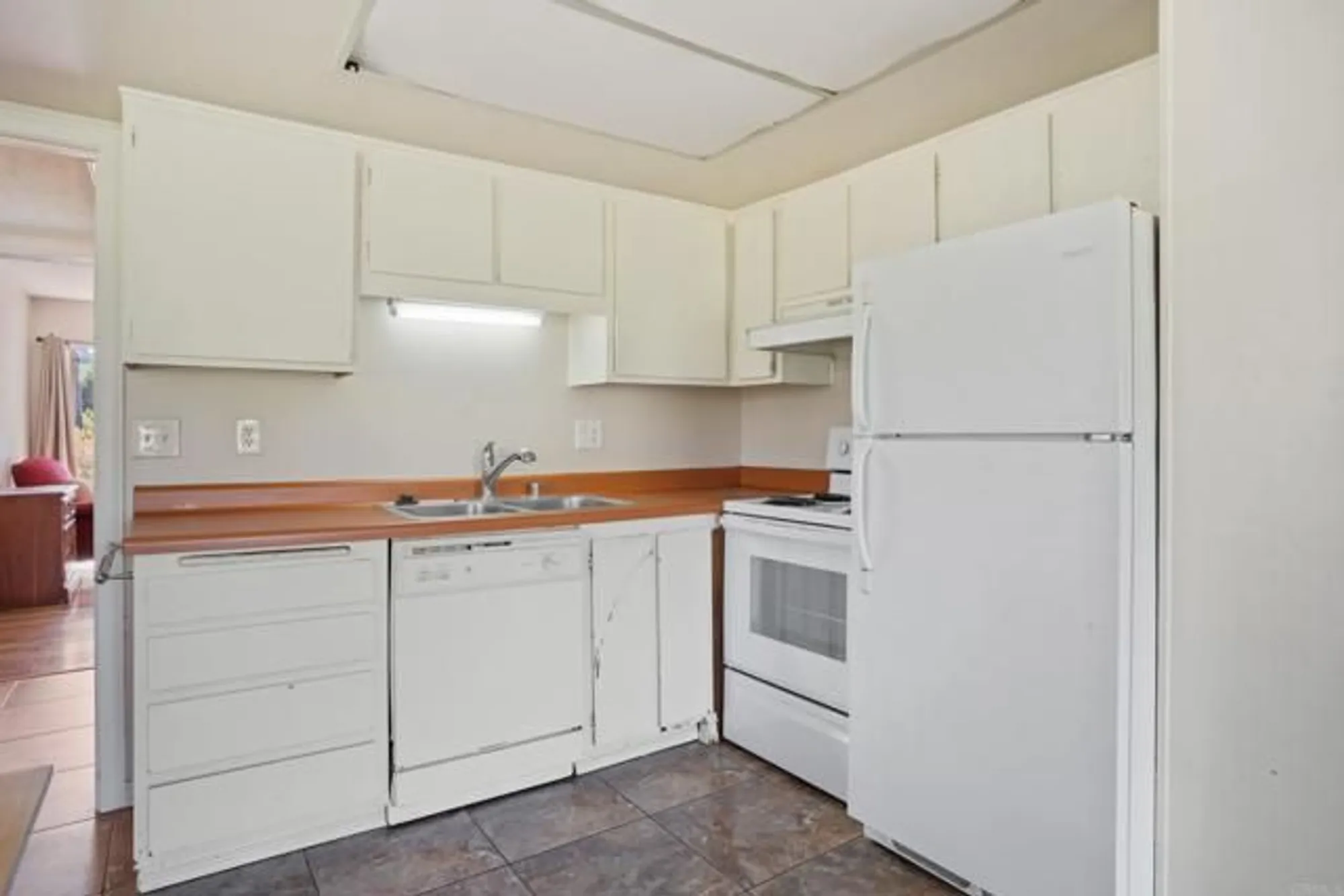 Property Slideshow image 12 of 21 | 27735 mountain meadow rd unit 19, Escondido, CA, 92026