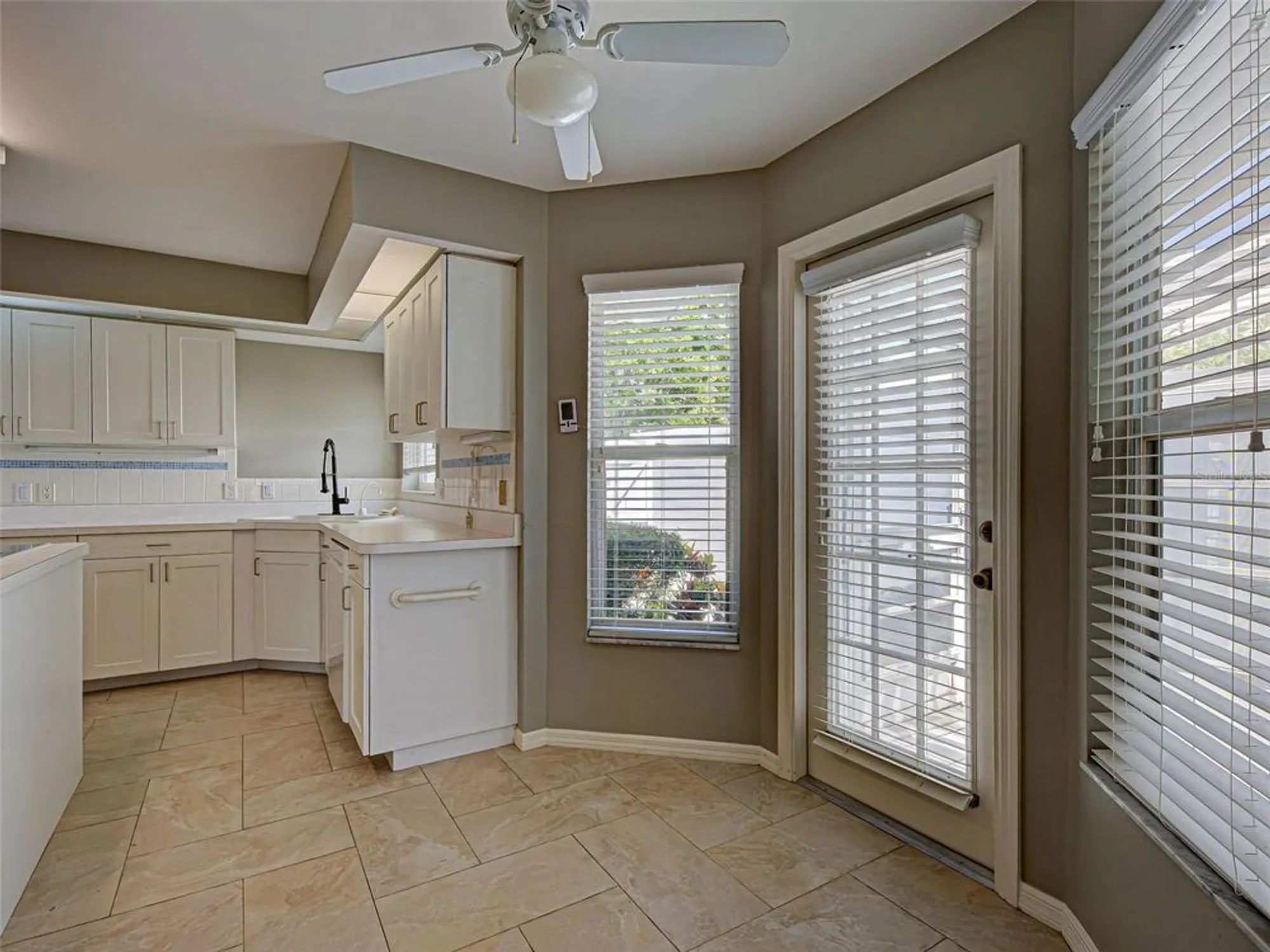Property Slideshow image 17 of 62 | 720 brightside crescent dr 11, Venice, FL, 34293