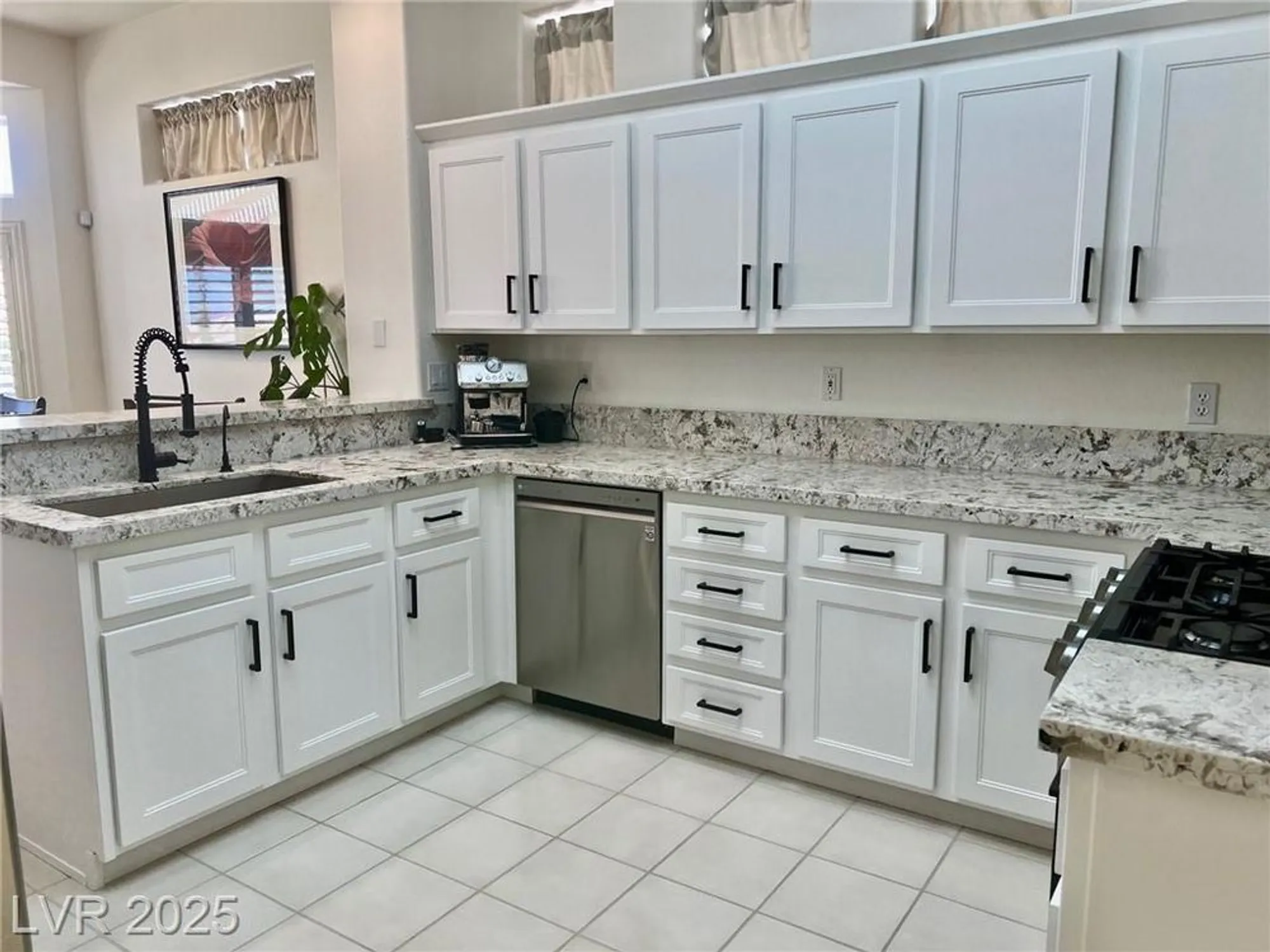 Property Slideshow image 9 of 21 | 2736 darby falls dr, Las Vegas, NV, 89134