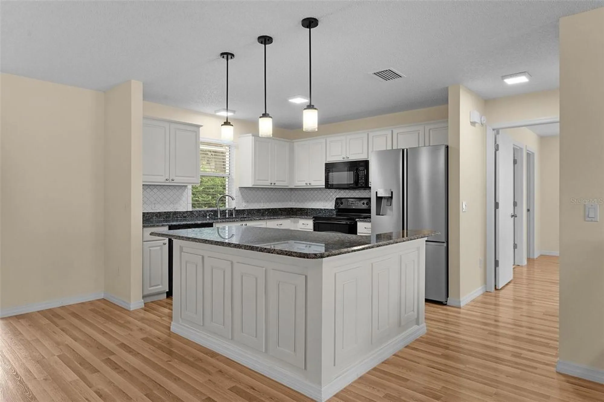 Property Slideshow image 9 of 55 | 1003 del mar dr, Lady Lake, FL, 32159