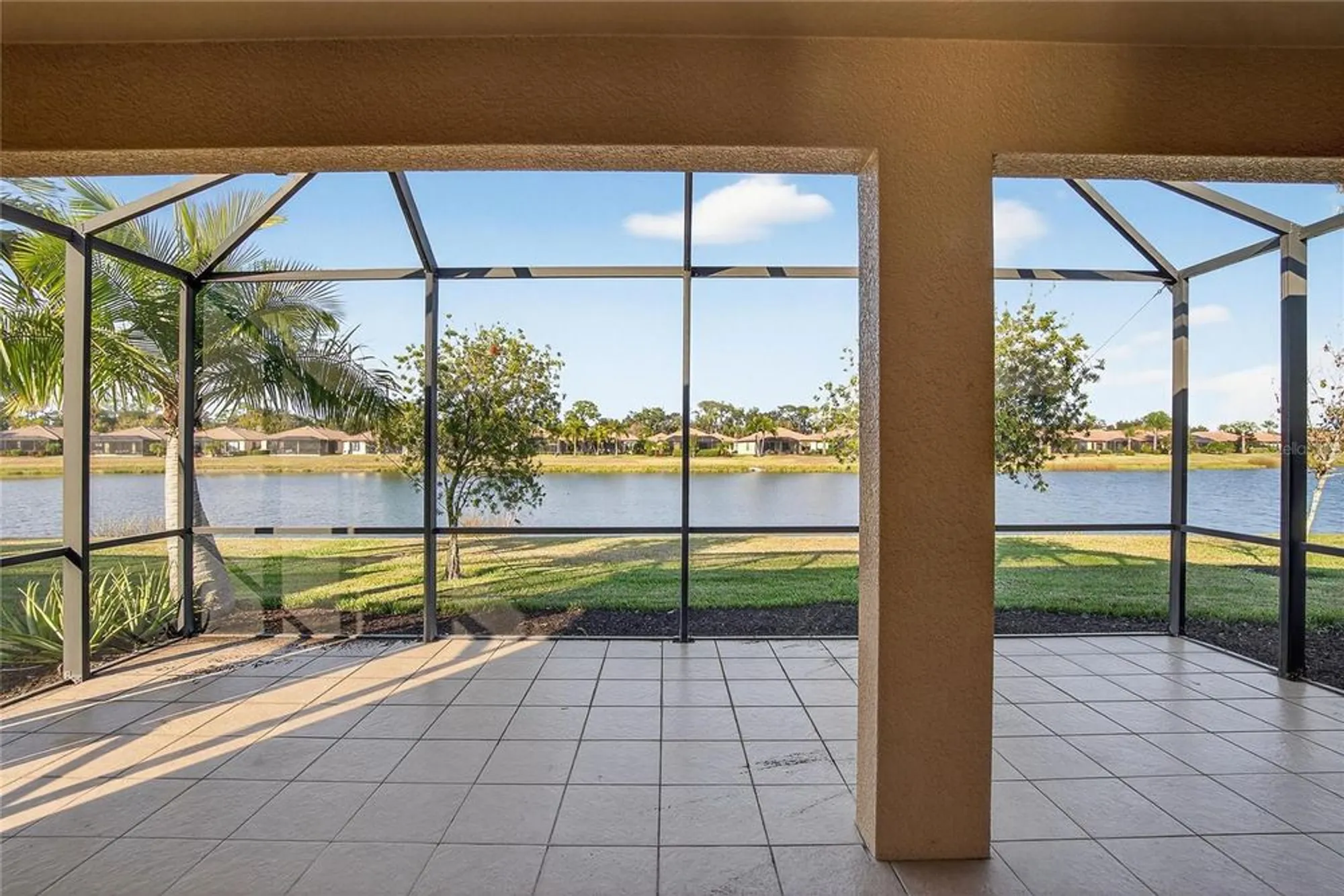Property Slideshow image 41 of 76 | 331 cedar falls dr, Apollo Beach, FL, 33572