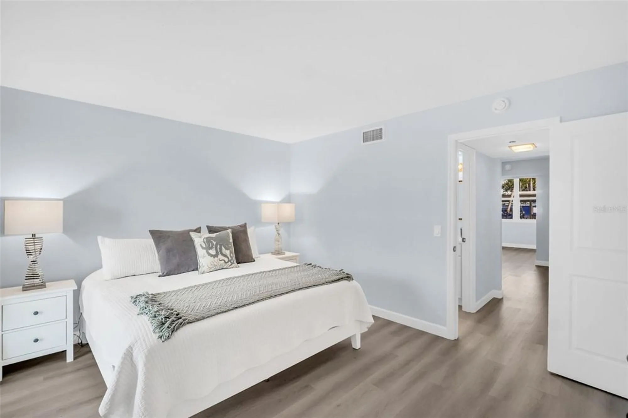 Property Slideshow image 6 of 37 | 7930 sun island dr 104, South Pasadena, FL, 33707