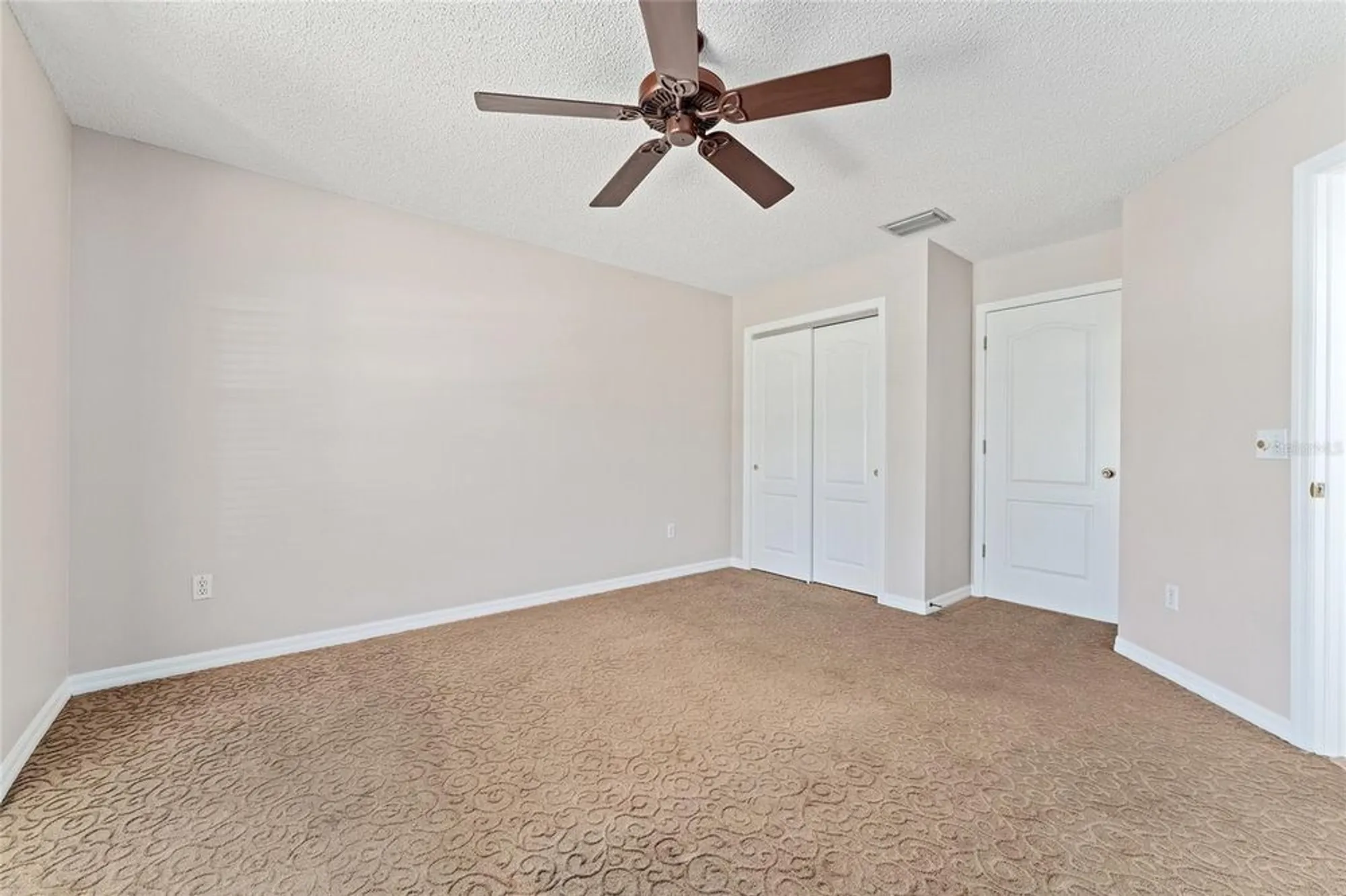 Property Slideshow image 37 of 50 | 2461 merida cir, The Villages, FL, 32162
