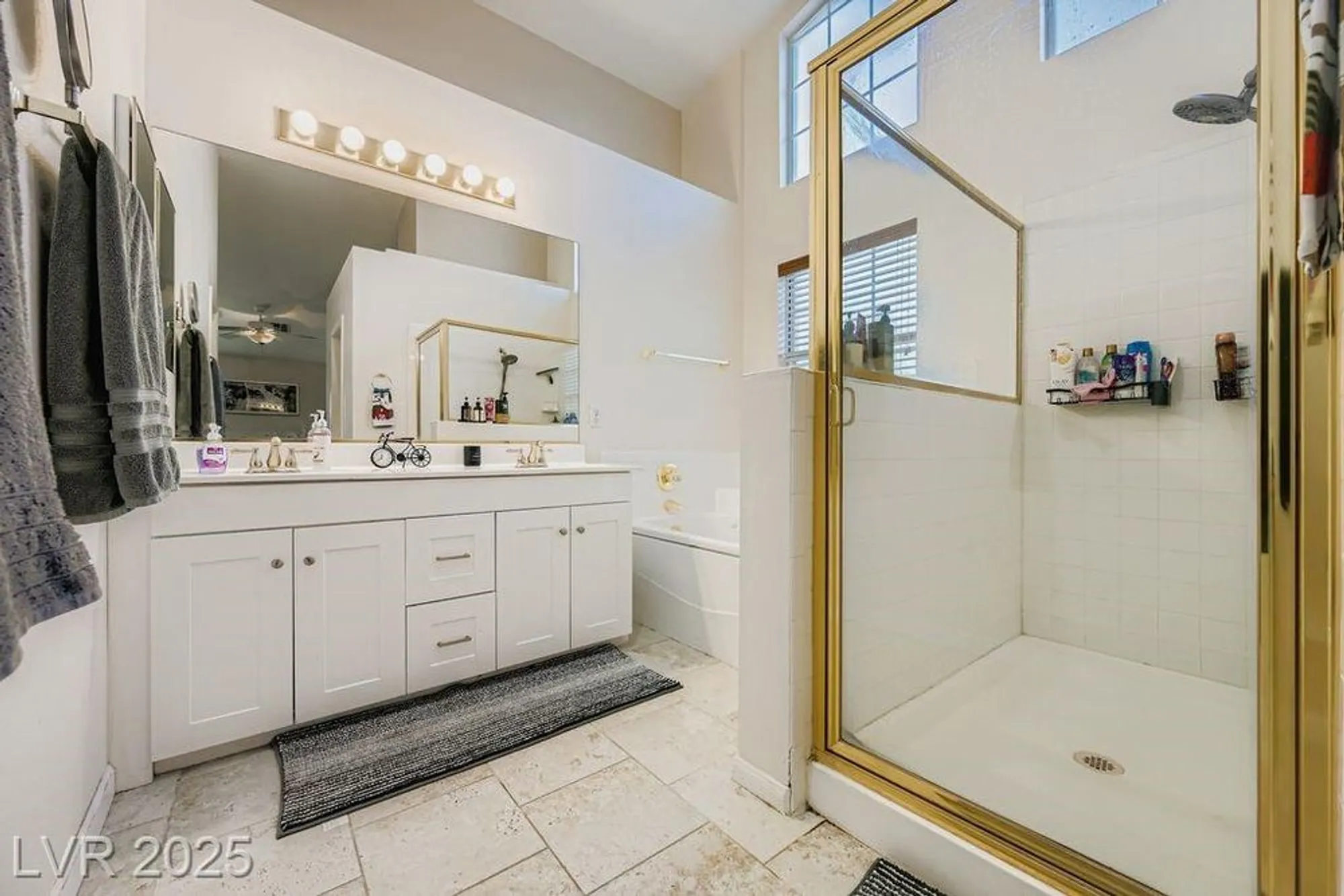 Property Slideshow image 17 of 28 | 5320 rim view ln, Las Vegas, NV, 89130