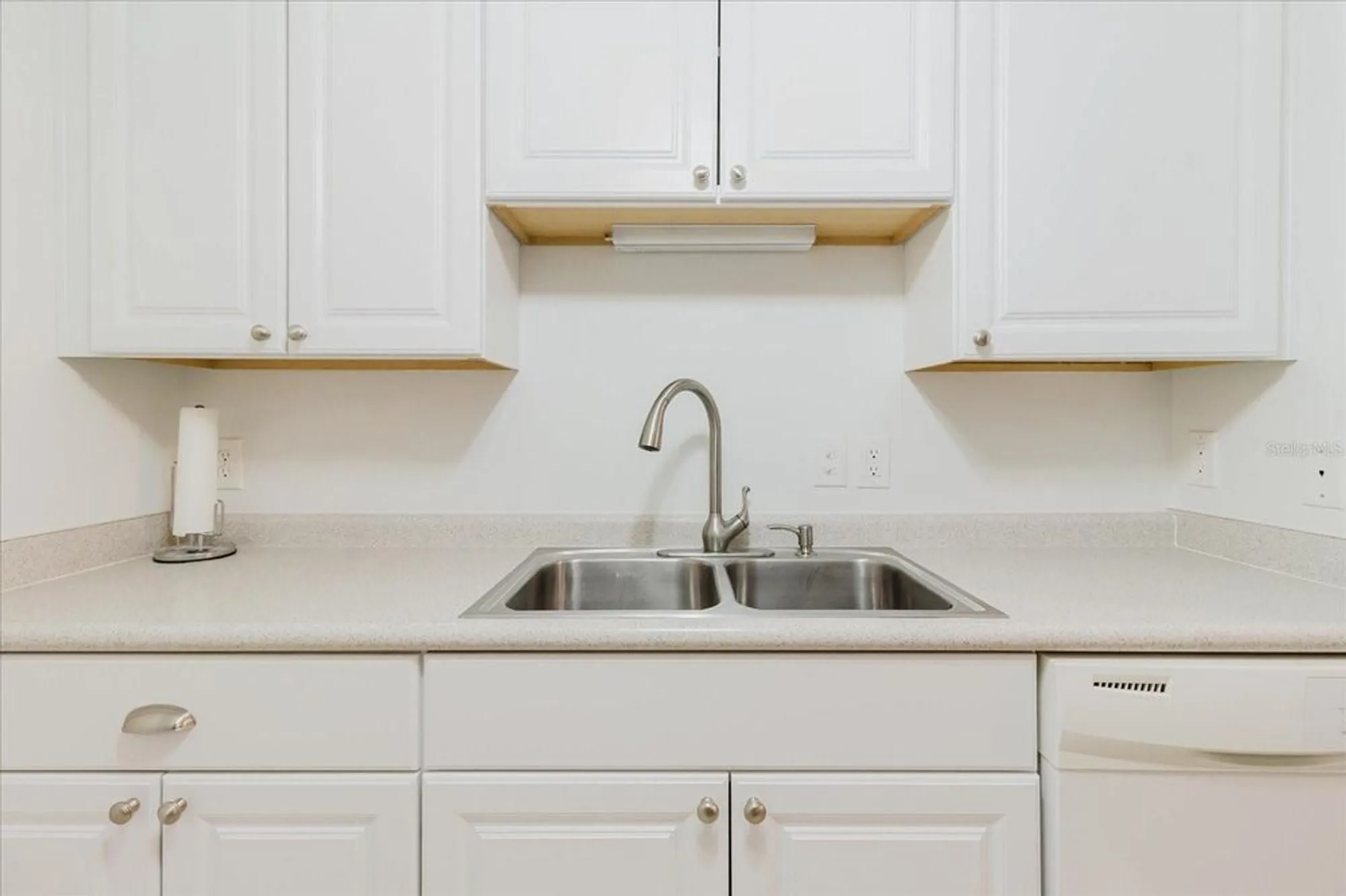 Property Slideshow image 18 of 63 | 2209 grenadier dr, Sun City Center, FL, 33573