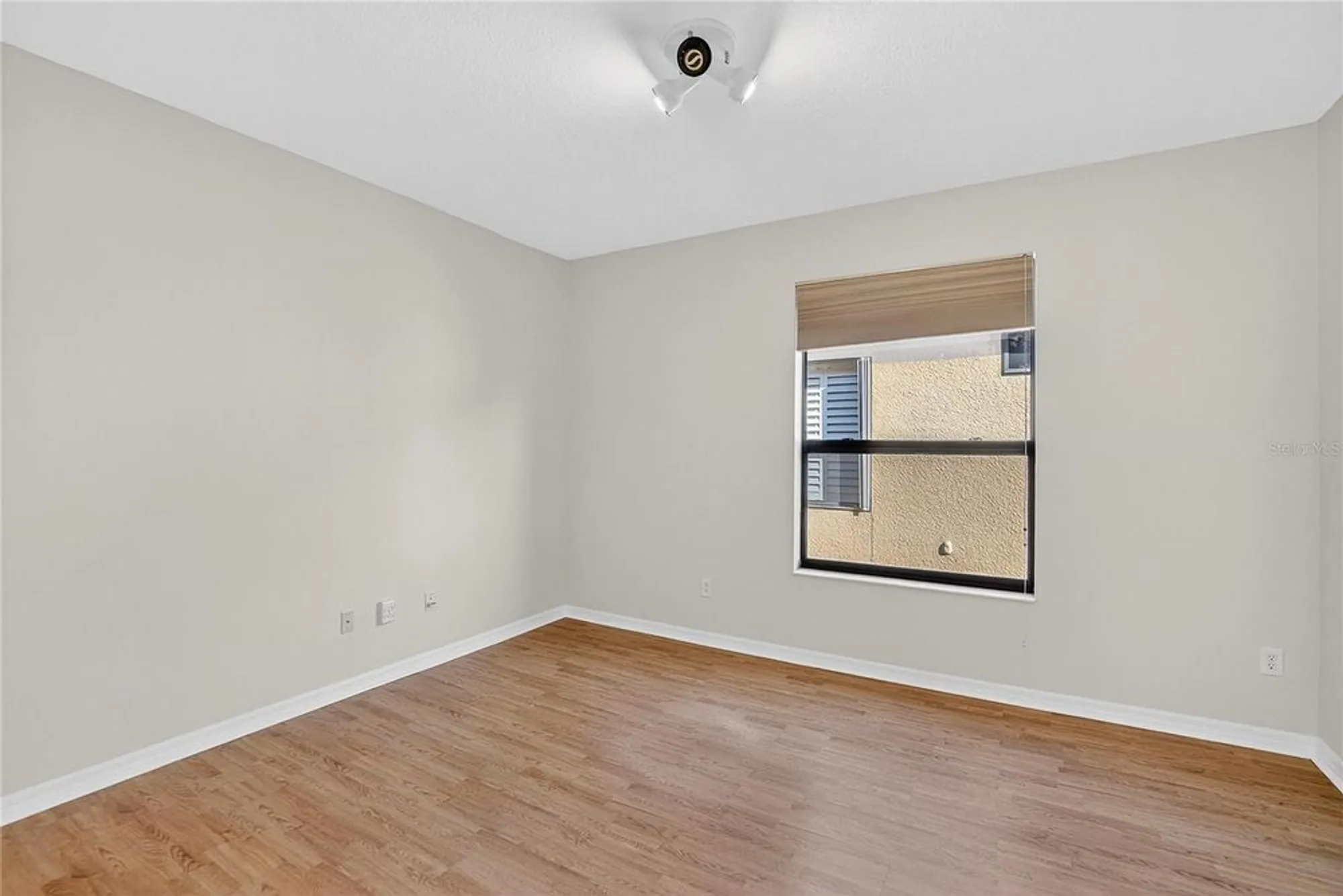 Property Slideshow image 35 of 76 | 331 cedar falls dr, Apollo Beach, FL, 33572