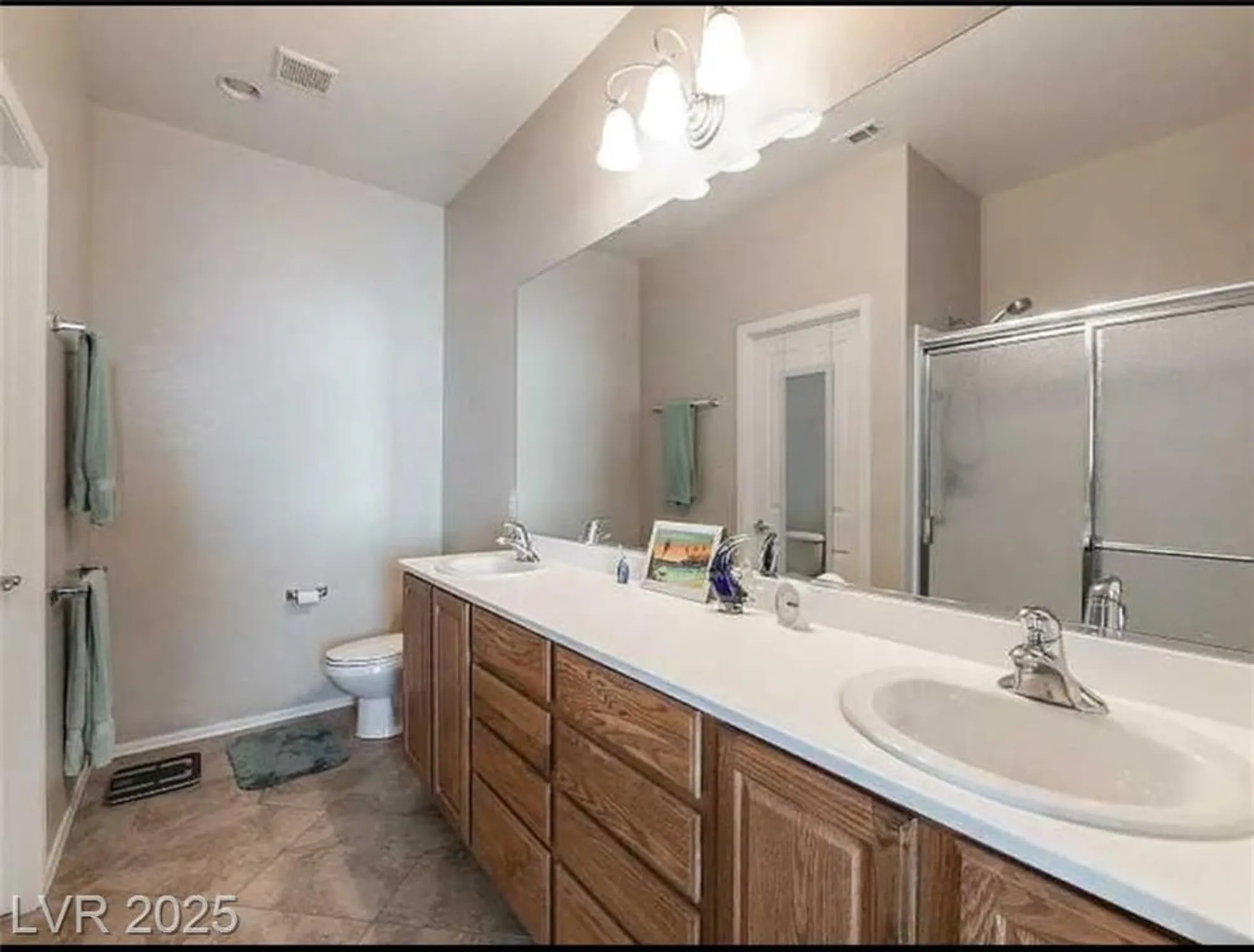 Property Slideshow image 8 of 17 | 2473 luminous stars st, Henderson, NV, 89044