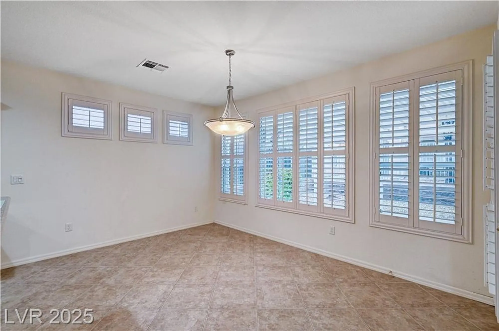 Property Slideshow image 10 of 96 | 10372 abisso dr, Las Vegas, NV, 89135