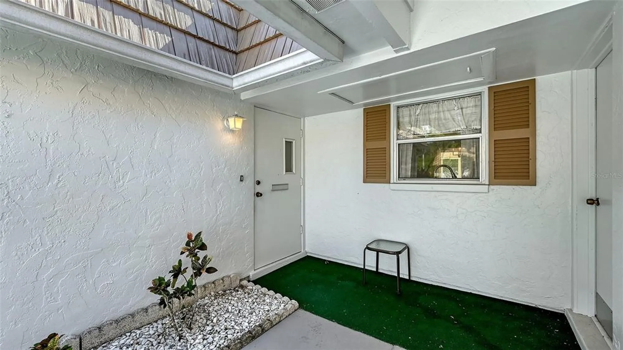 Property Slideshow image 5 of 47 | 5474 riverbluff cir v35, Sarasota, FL, 34231