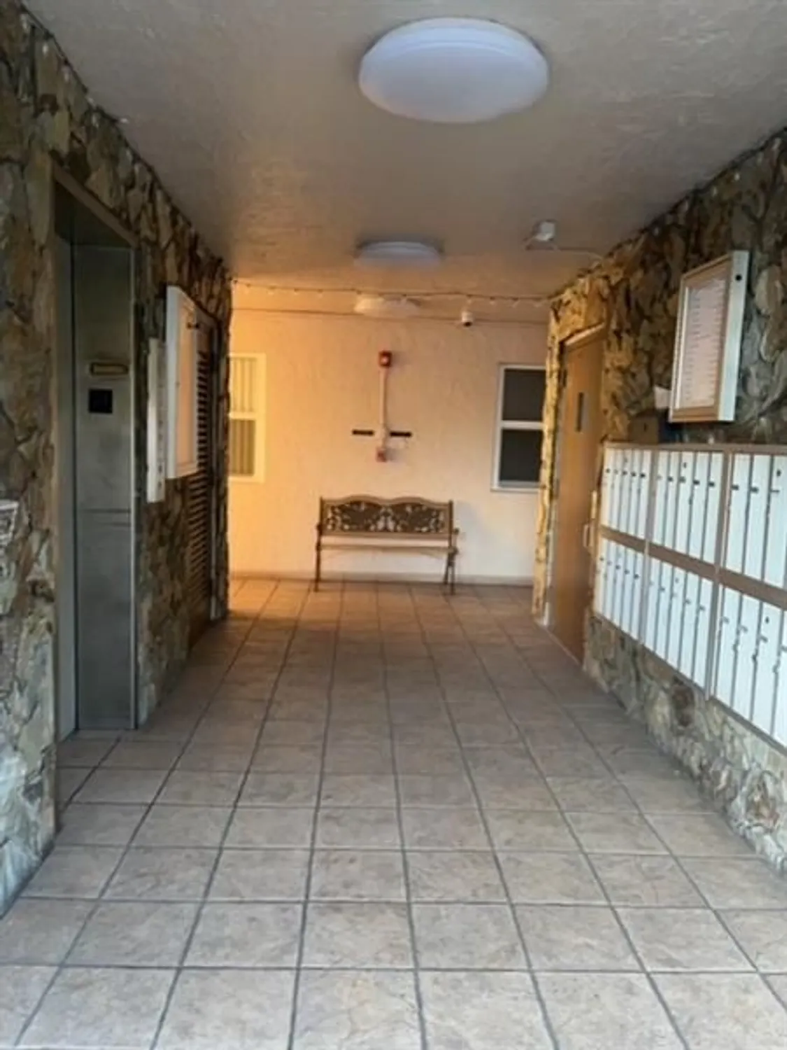 Property Slideshow image 3 of 22 | 315 se 11th ter 203, Dania Beach, FL, 33004
