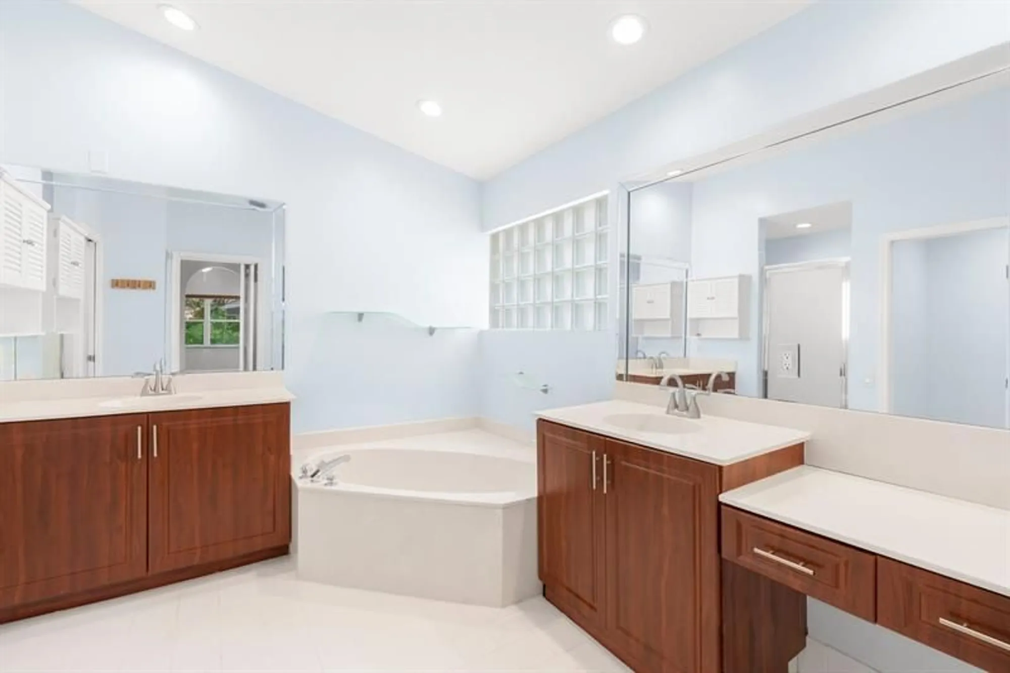 Property Slideshow image 12 of 36 | 11826 haddon pkwy, Boynton Beach, FL, 33437