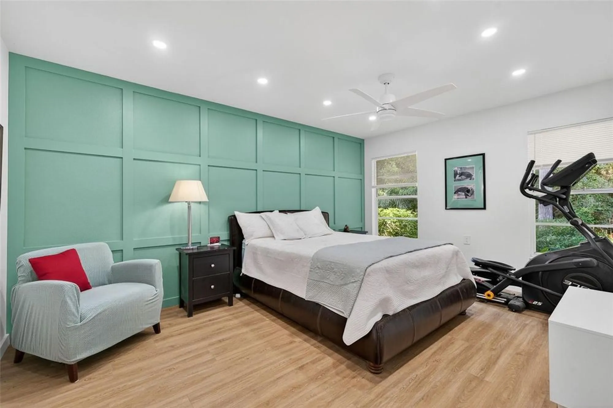 Property Slideshow image 11 of 53 | 4916 troon ln, New Port Richey, FL, 34655