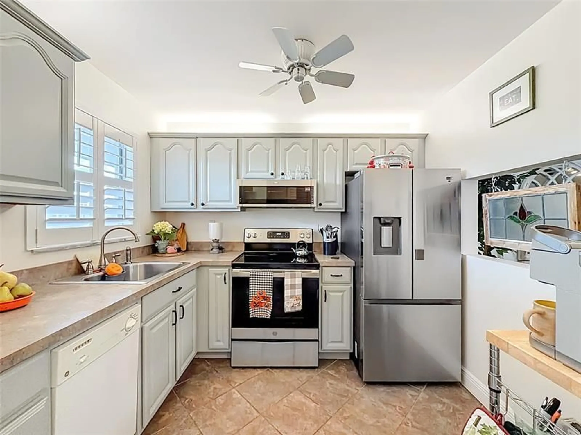 Property Slideshow image 8 of 52 | 6570 royal palm blvd apt 312, Margate, FL, 33063