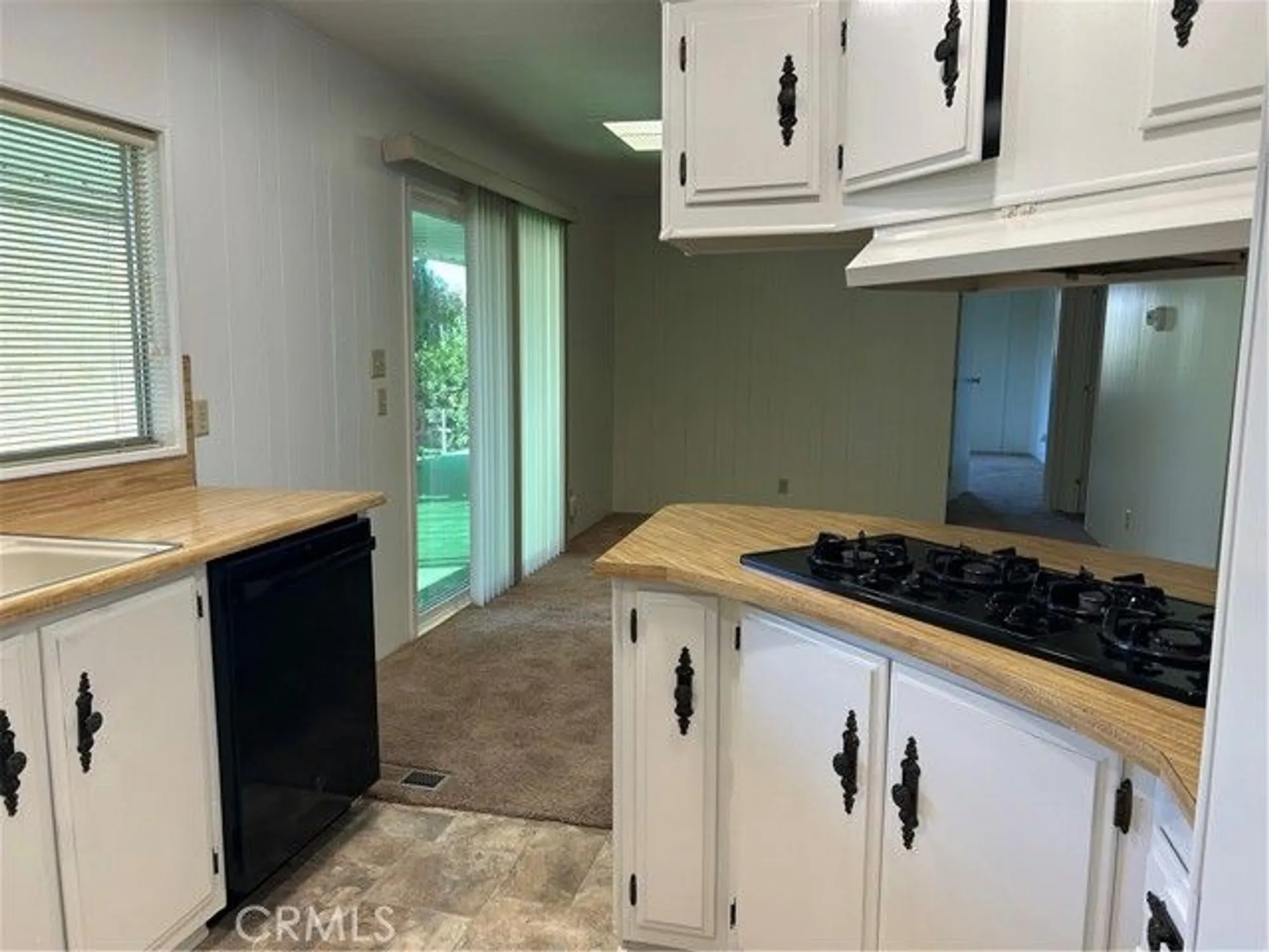 Property Slideshow image 16 of 34 | 2918 dogwood way, Hemet, CA, 92545