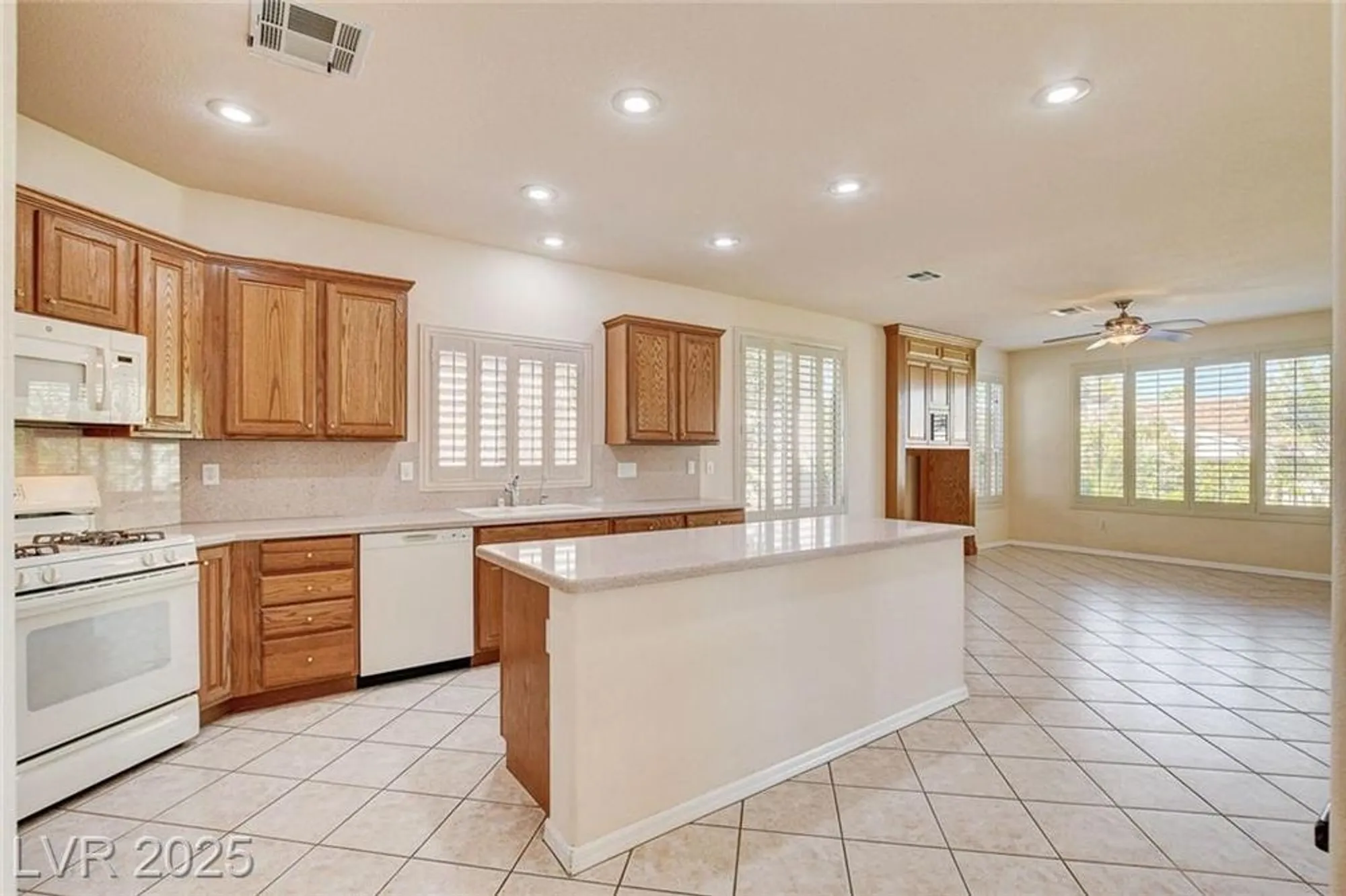 Property Slideshow image 10 of 50 | 10504 bambola pl, Las Vegas, NV, 89135