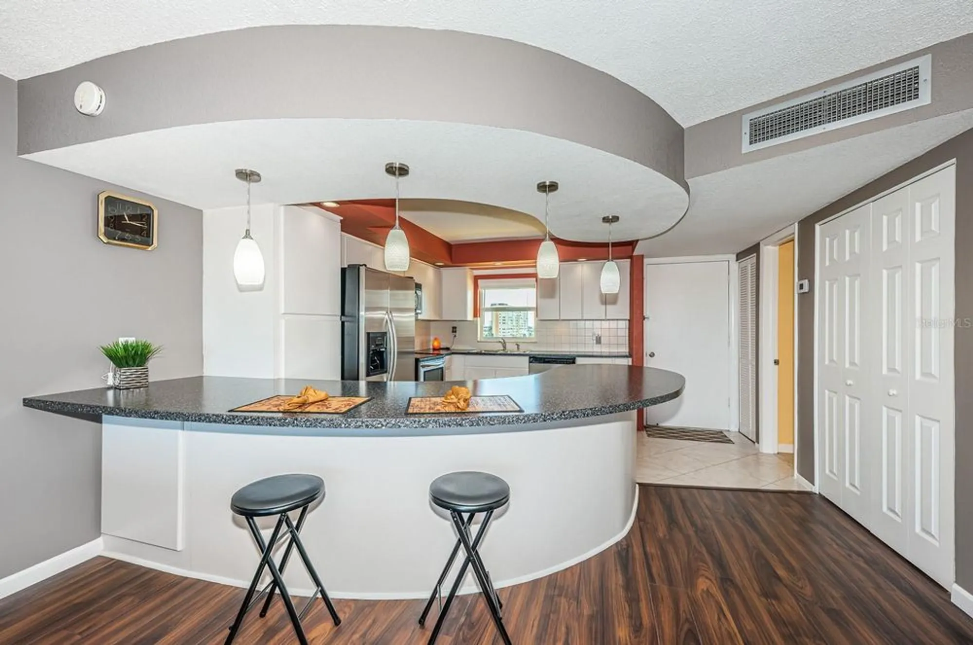 Property Slideshow image 10 of 54 | 4725 cove cir apt 604, Saint Petersburg, FL, 33708