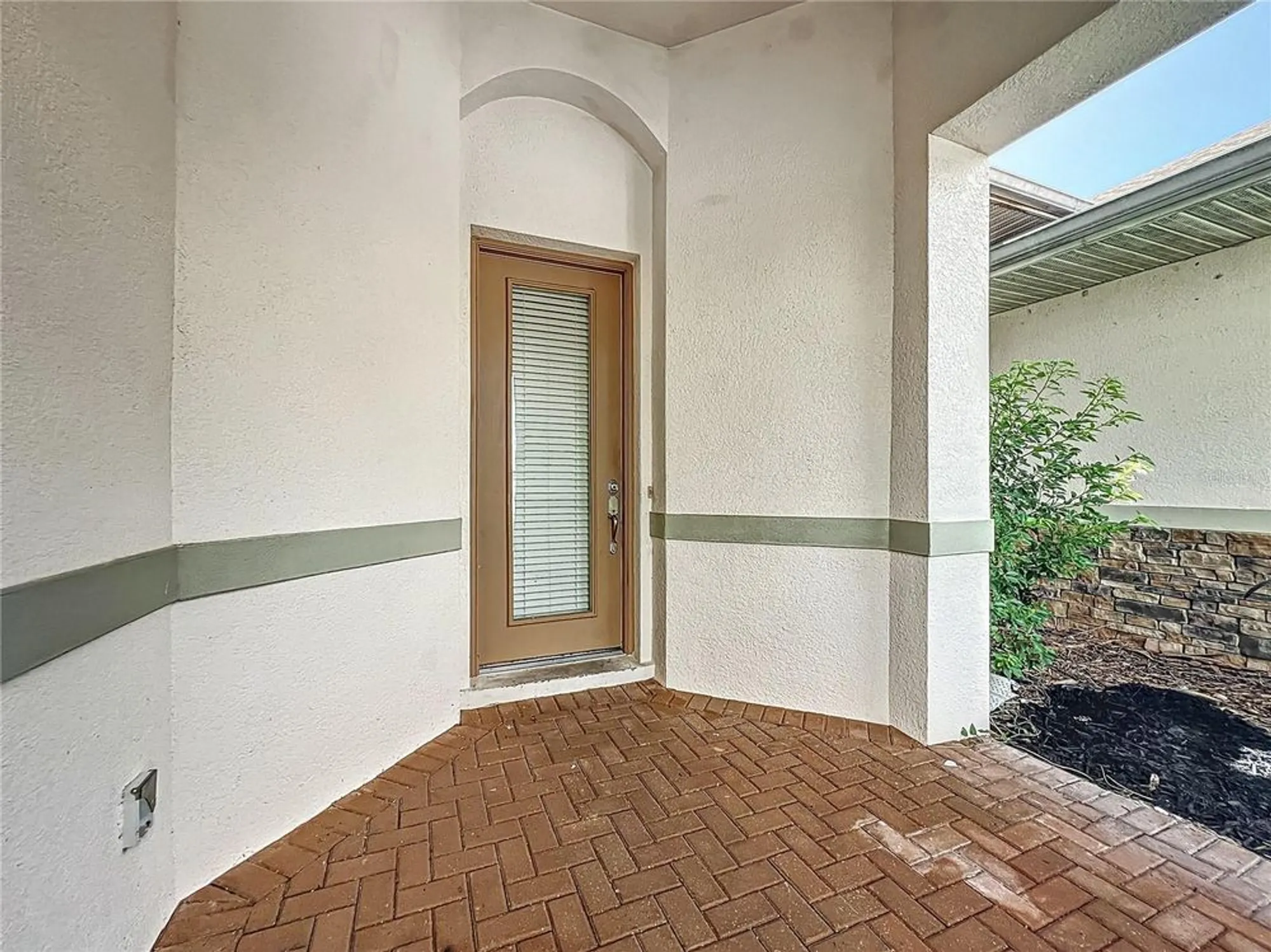 Property Slideshow image 7 of 30 | 38634 lakeview walk, Lady Lake, FL, 32159