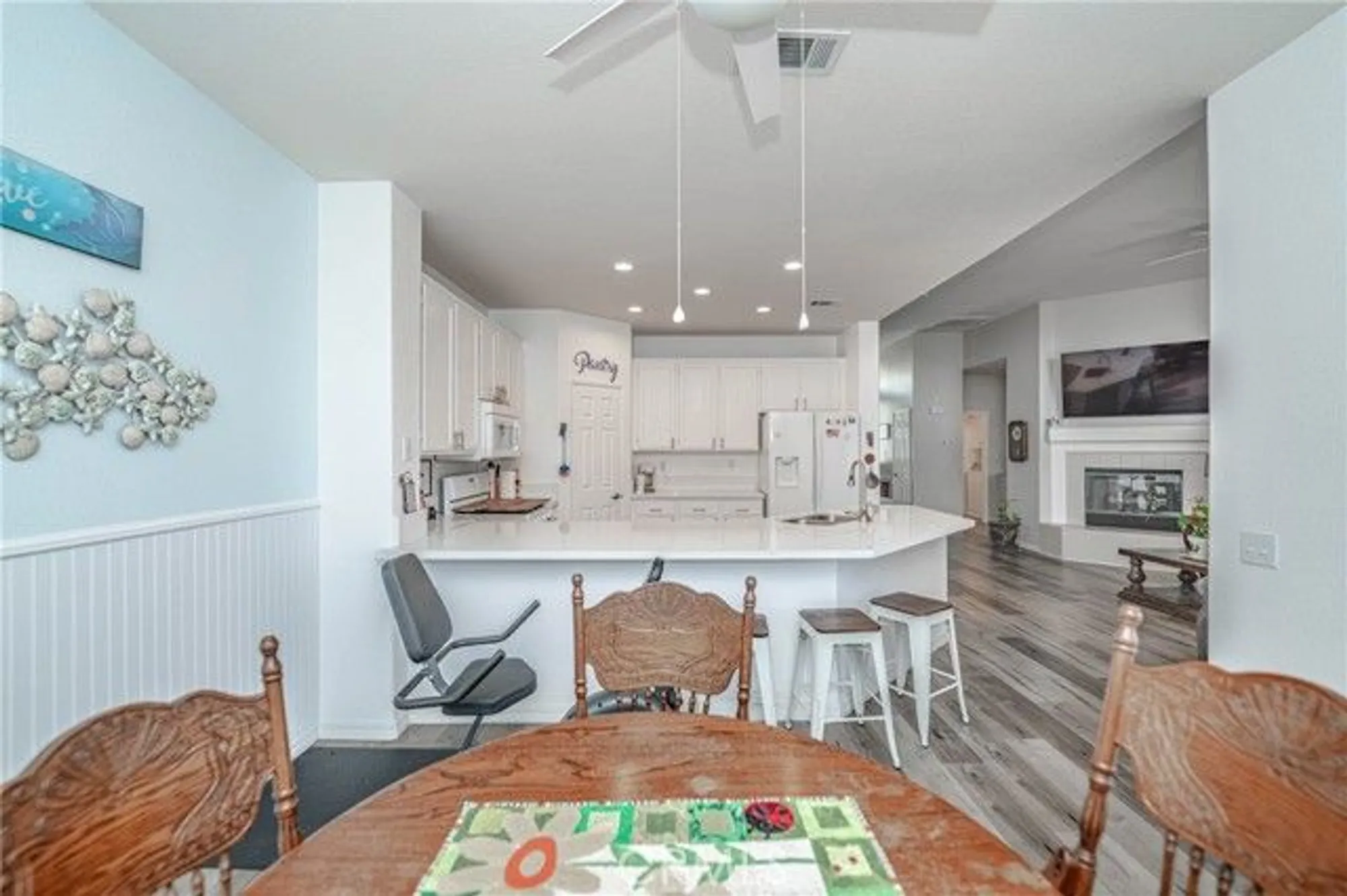Property Slideshow image 13 of 34 | 28929 raintree dr, Menifee, CA, 92584