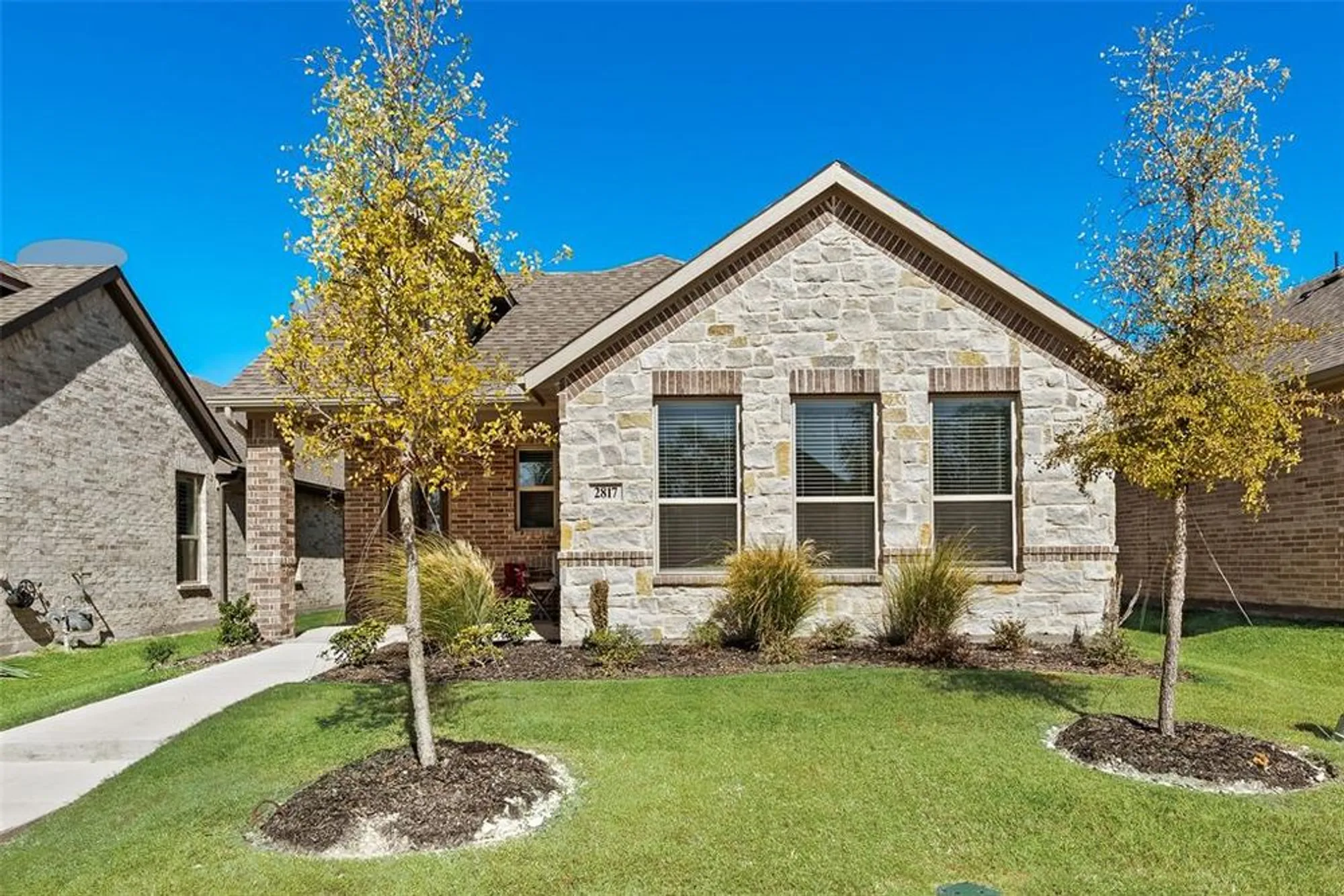 Property Slideshow image 4 of 32 | 2817 livestock dr, Midlothian, TX, 76065