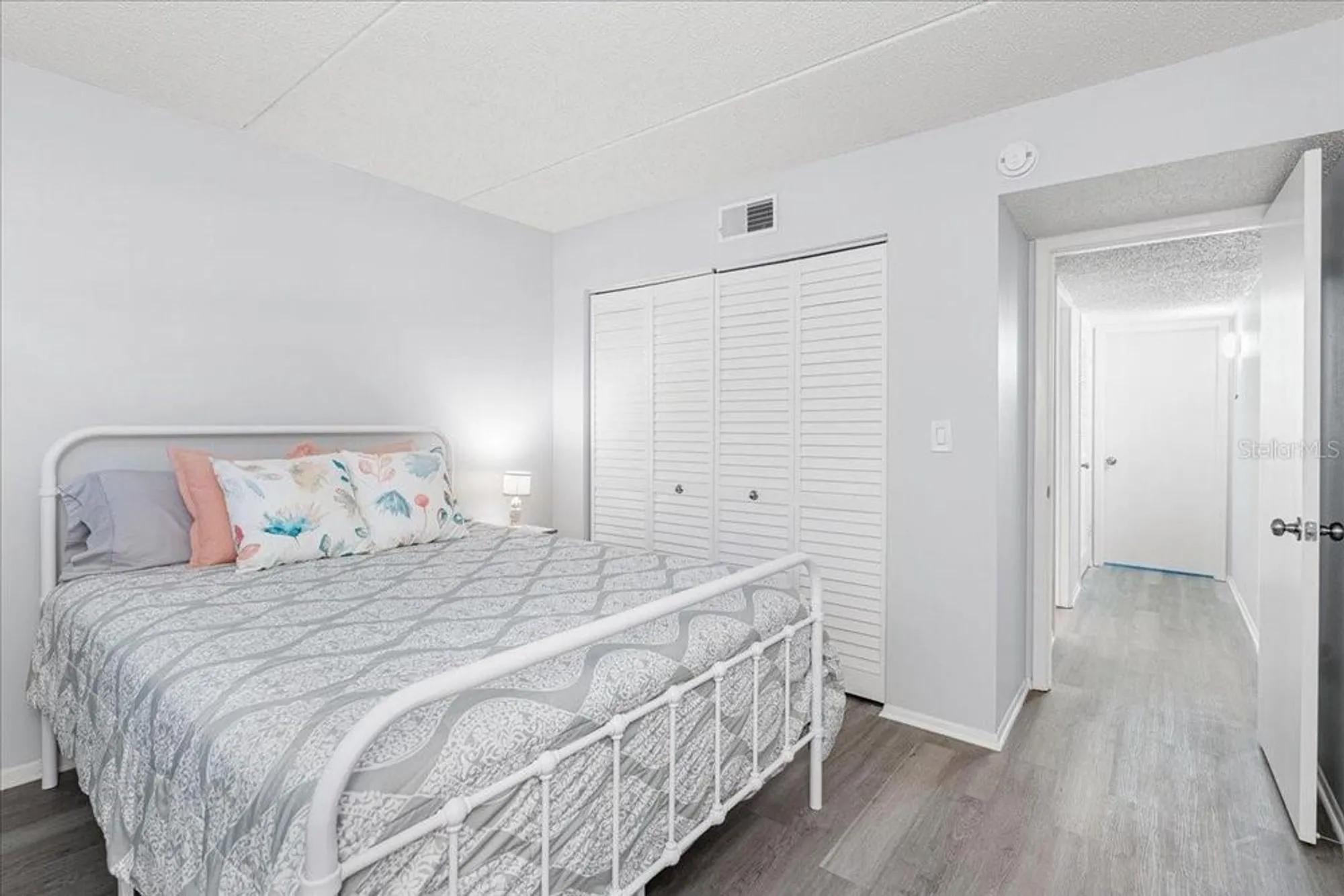 Property Slideshow image 23 of 37 | 821 patricia ave 202, Dunedin, FL, 34698