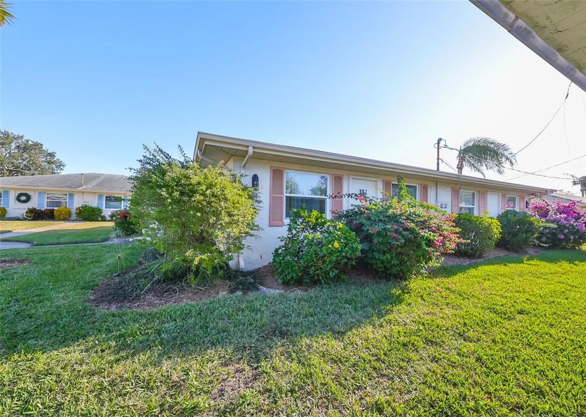Property Slideshow image 2 of 50 | 1901 canterbury ln 19, Sun City Center, FL, 33573
