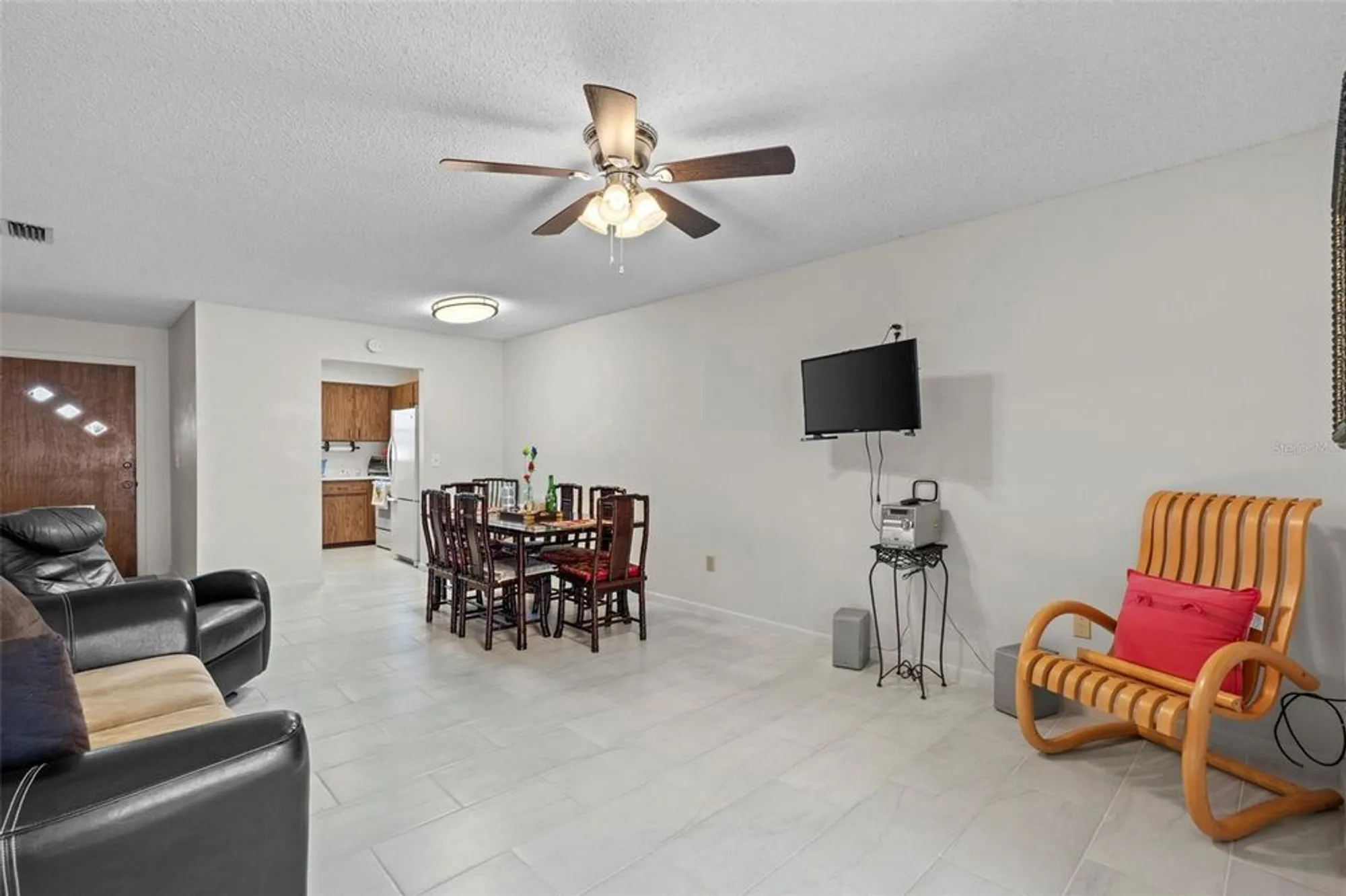 Property Slideshow image 5 of 18 | 151 n hill ave # 100, Deland, FL, 32724