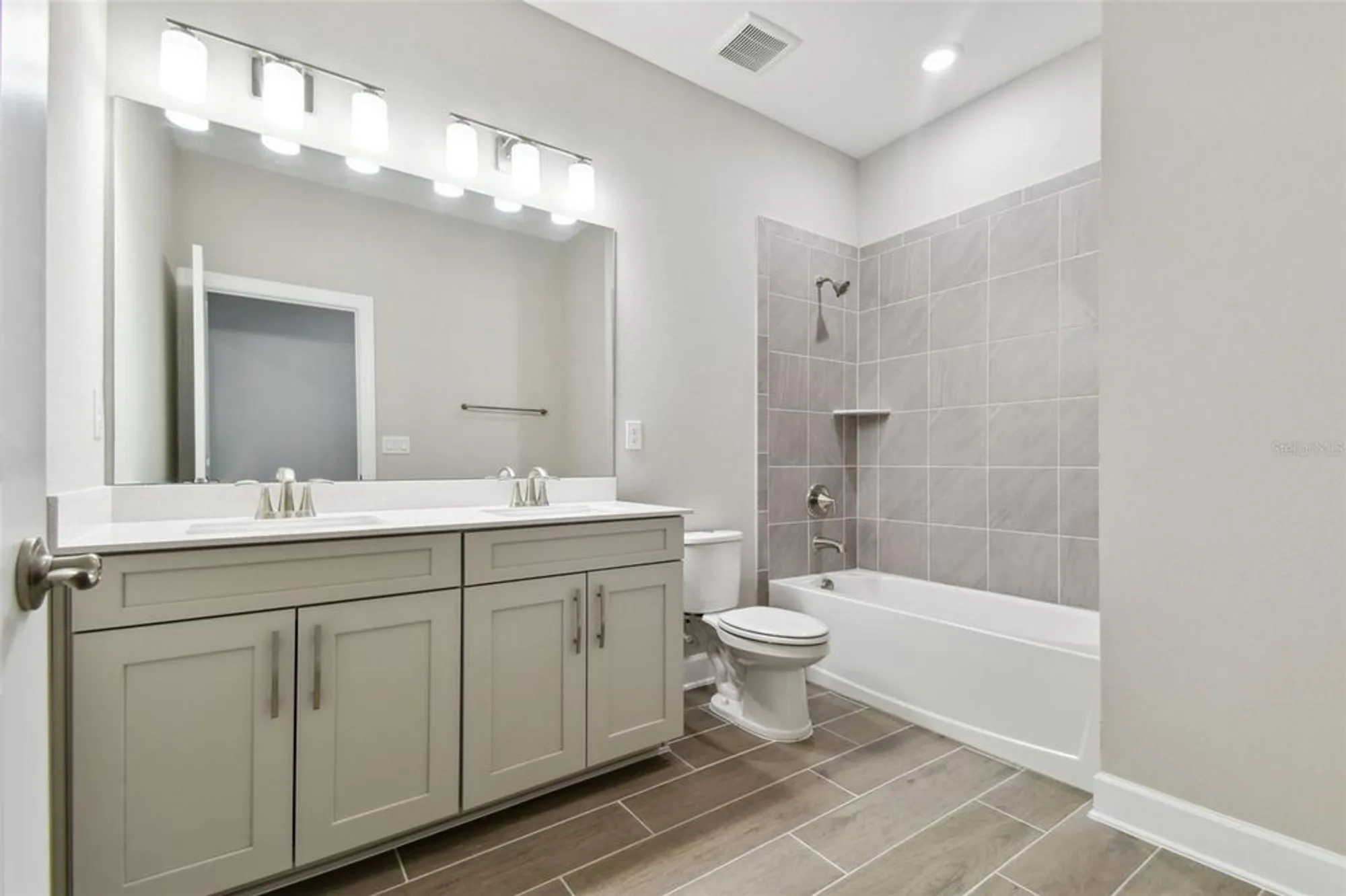 Property Slideshow image 29 of 62 | 620 nasturtium ct, Nokomis, FL, 34275