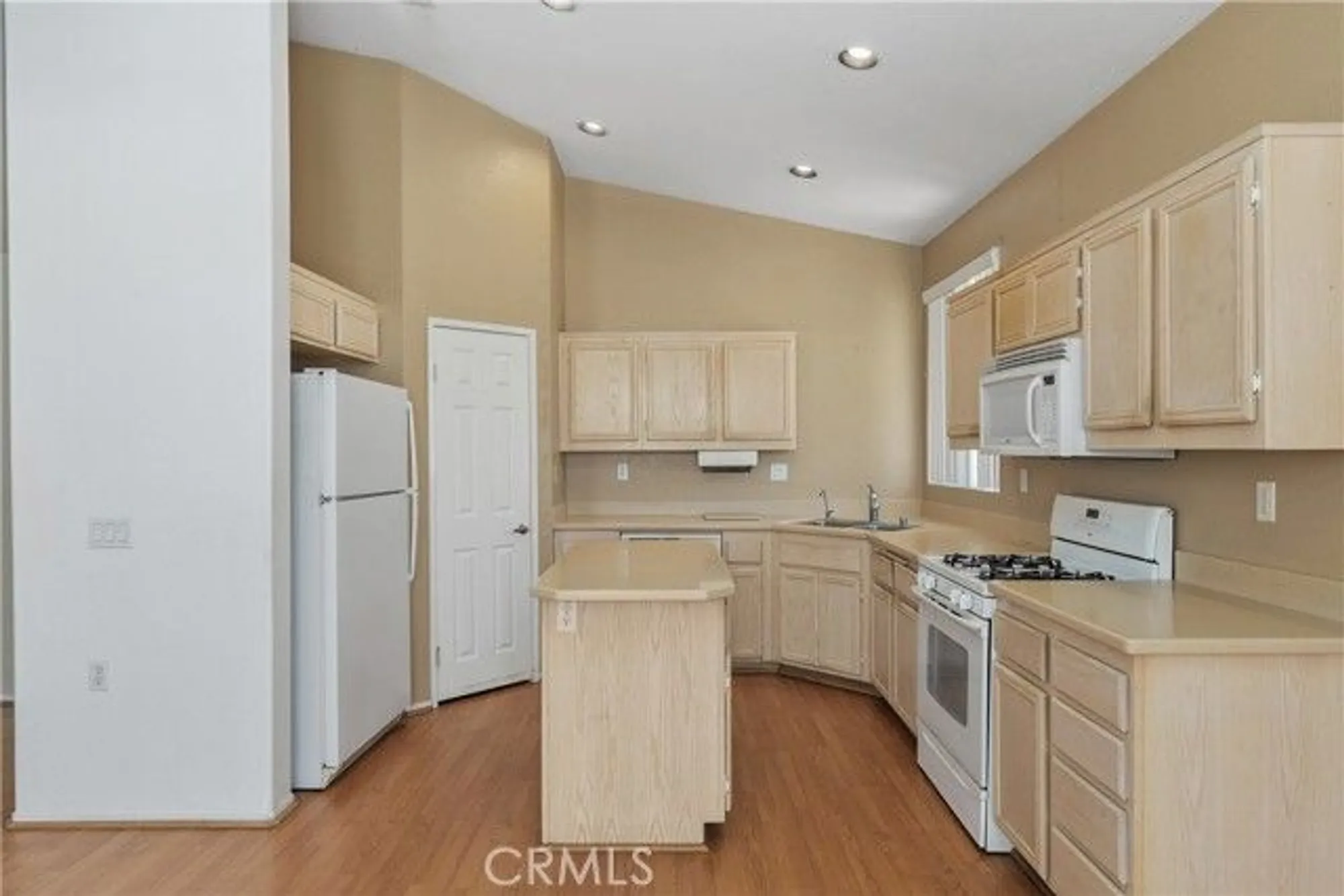 Property Slideshow image 34 of 53 | 26911 tropicana dr, Menifee, CA, 92585