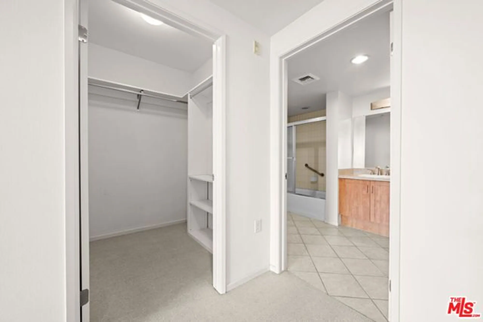 Property Slideshow image 18 of 35 | 267 s san pedro st unit 508, Los Angeles, CA, 90012