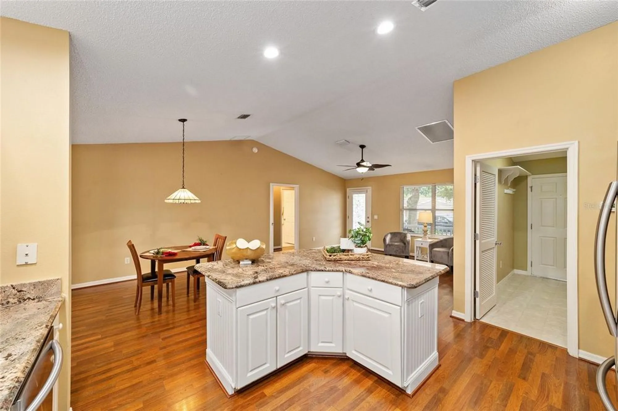 Property Slideshow image 15 of 34 | 290 jefferson ln, The Villages, FL, 32162