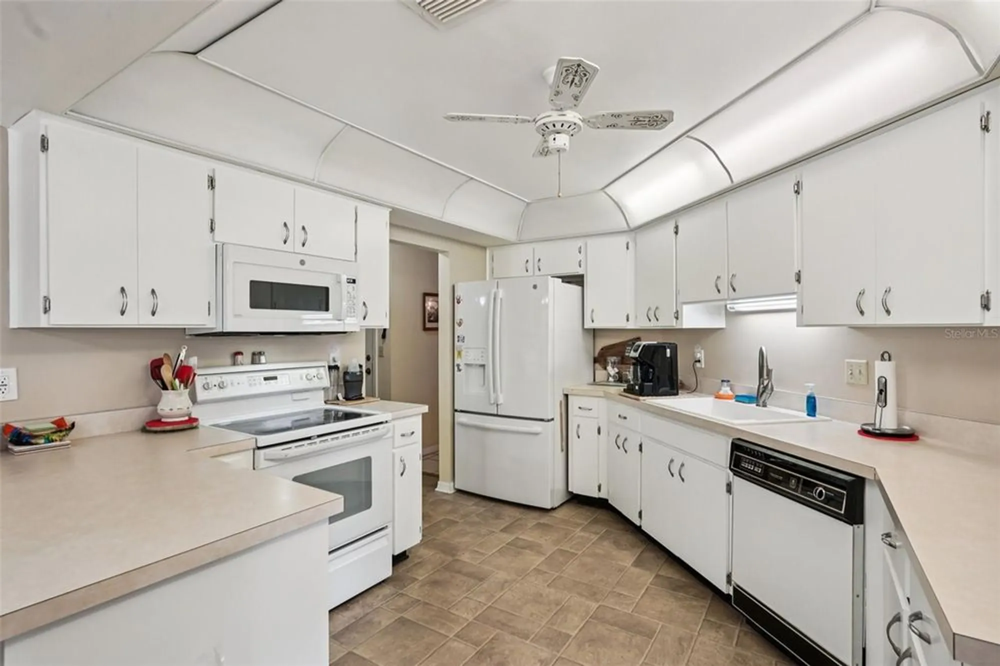 Property Slideshow image 14 of 55 | 1805 new bedford dr, Sun City Center, FL, 33573