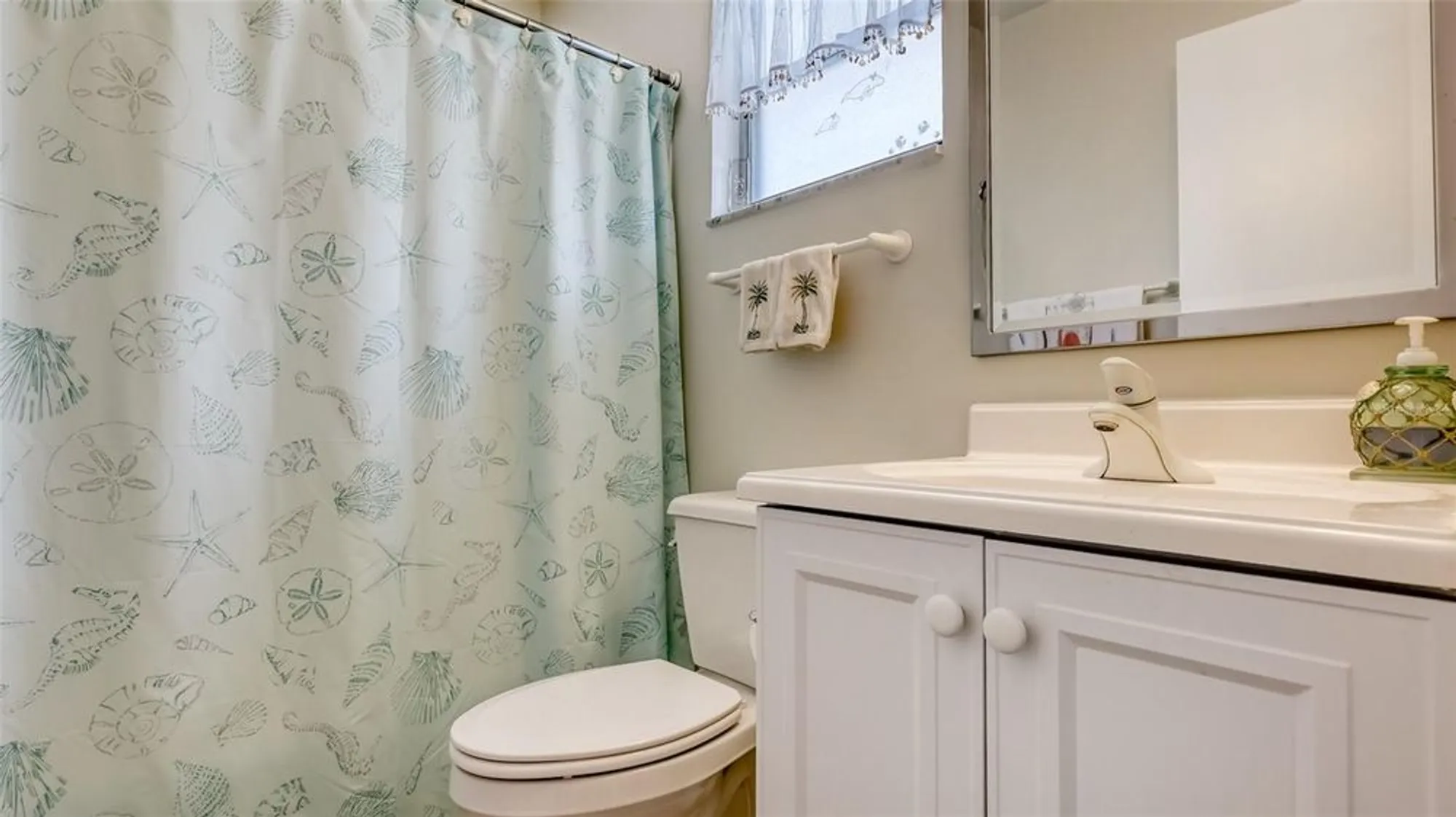 Property Slideshow image 36 of 86 | 2016 riverbluff pkwy v328, Sarasota, FL, 34231