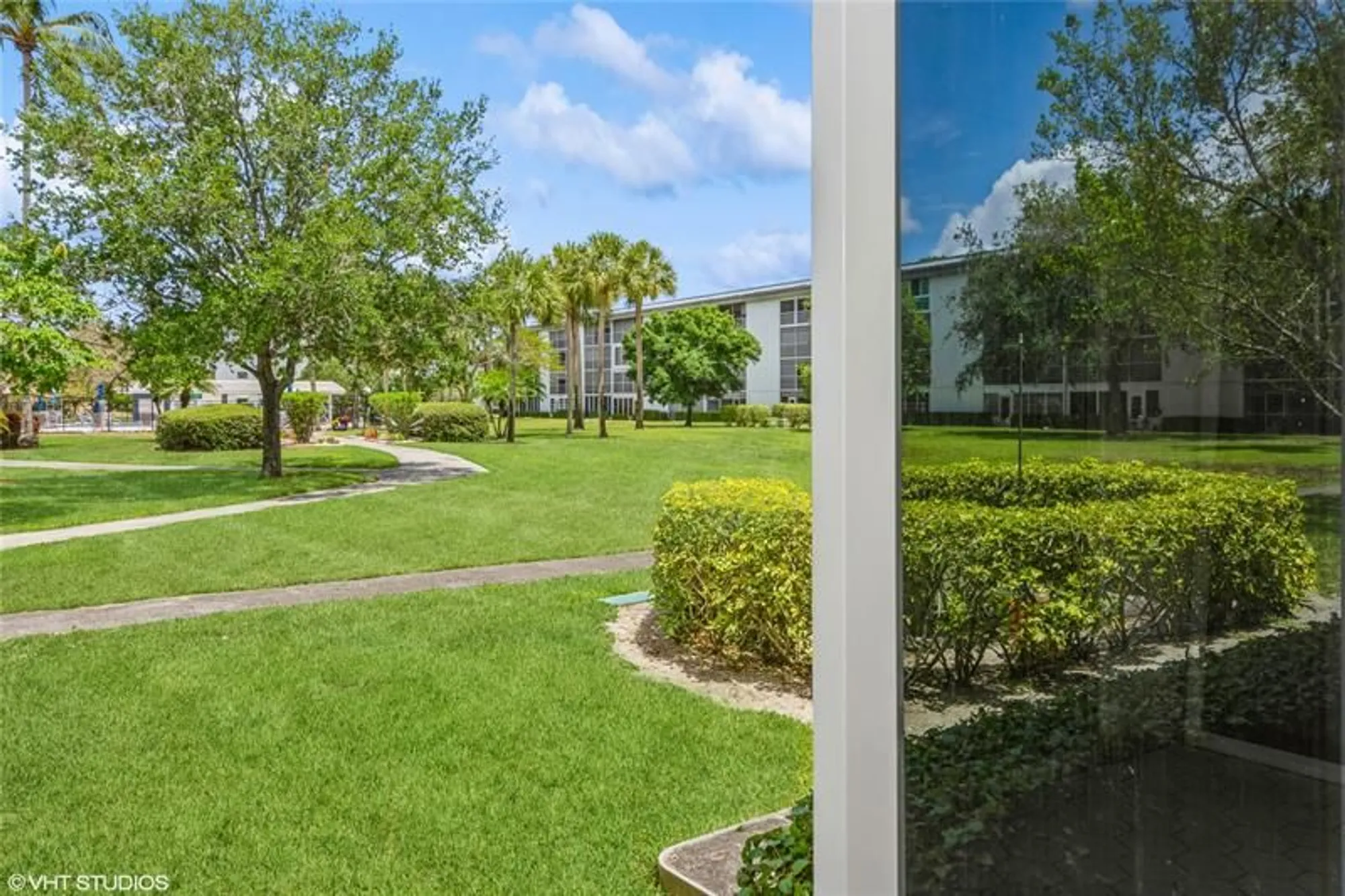 Property Slideshow image 31 of 33 | 2805 victoria way d1, Coconut Creek, FL, 33066