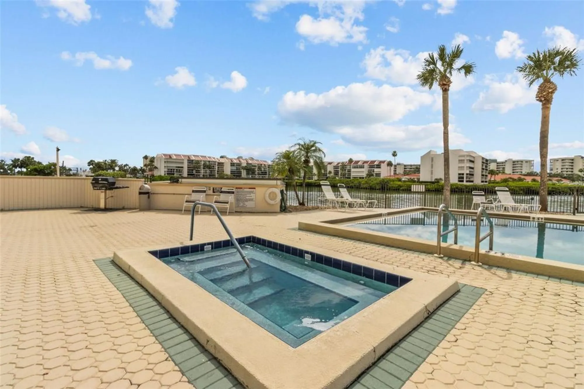 Property Slideshow image 6 of 58 | 7400 sun island dr 412, South Pasadena, FL, 33707