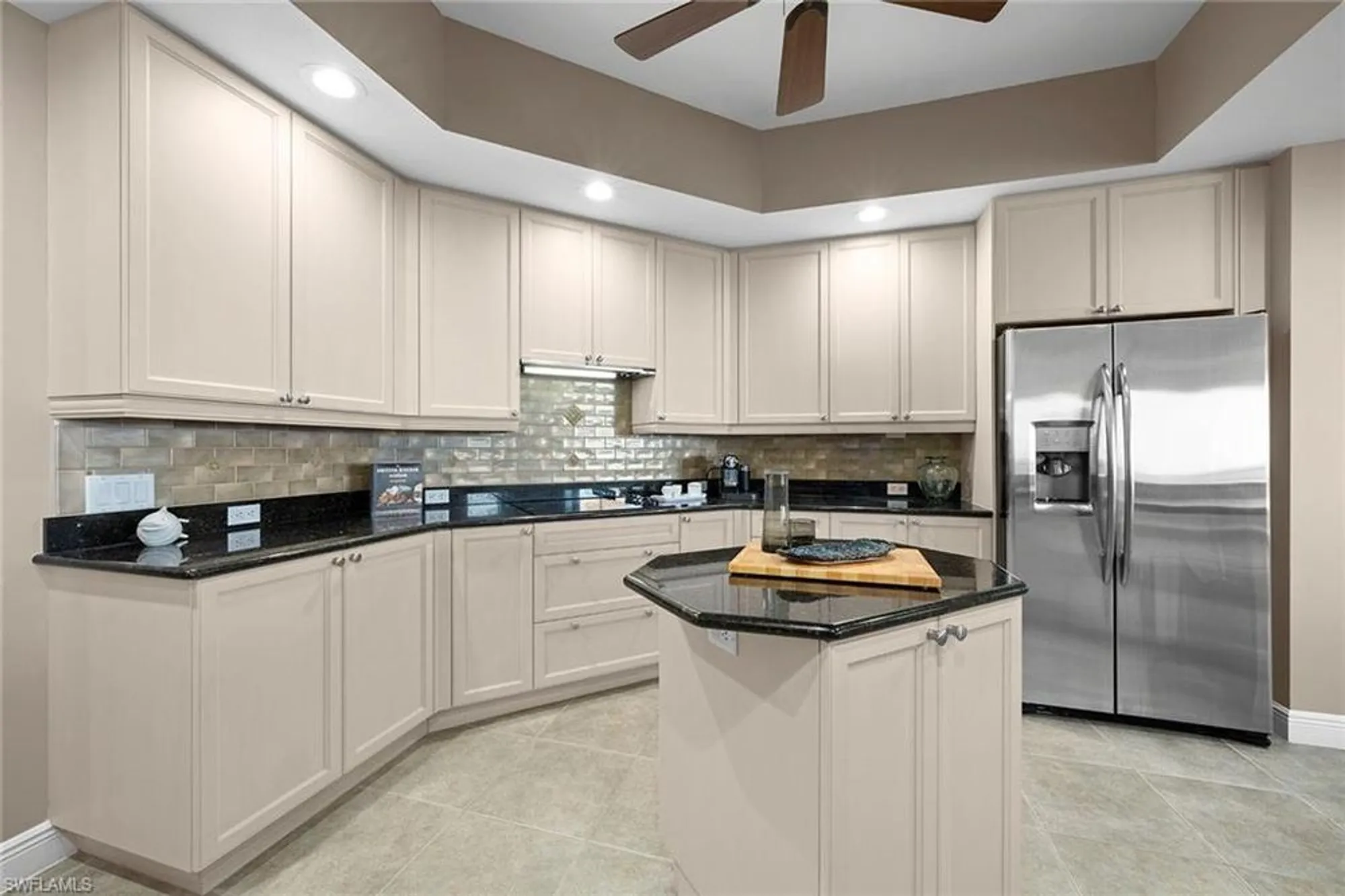 Property Slideshow image 11 of 50 | 24031 via castella dr 1302, Bonita Springs, FL, 34134