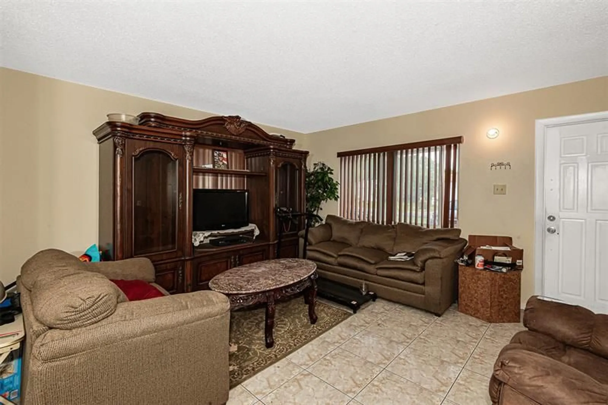 Property Slideshow image 11 of 22 | 1005 nw 73rd ave, Margate, FL, 33063