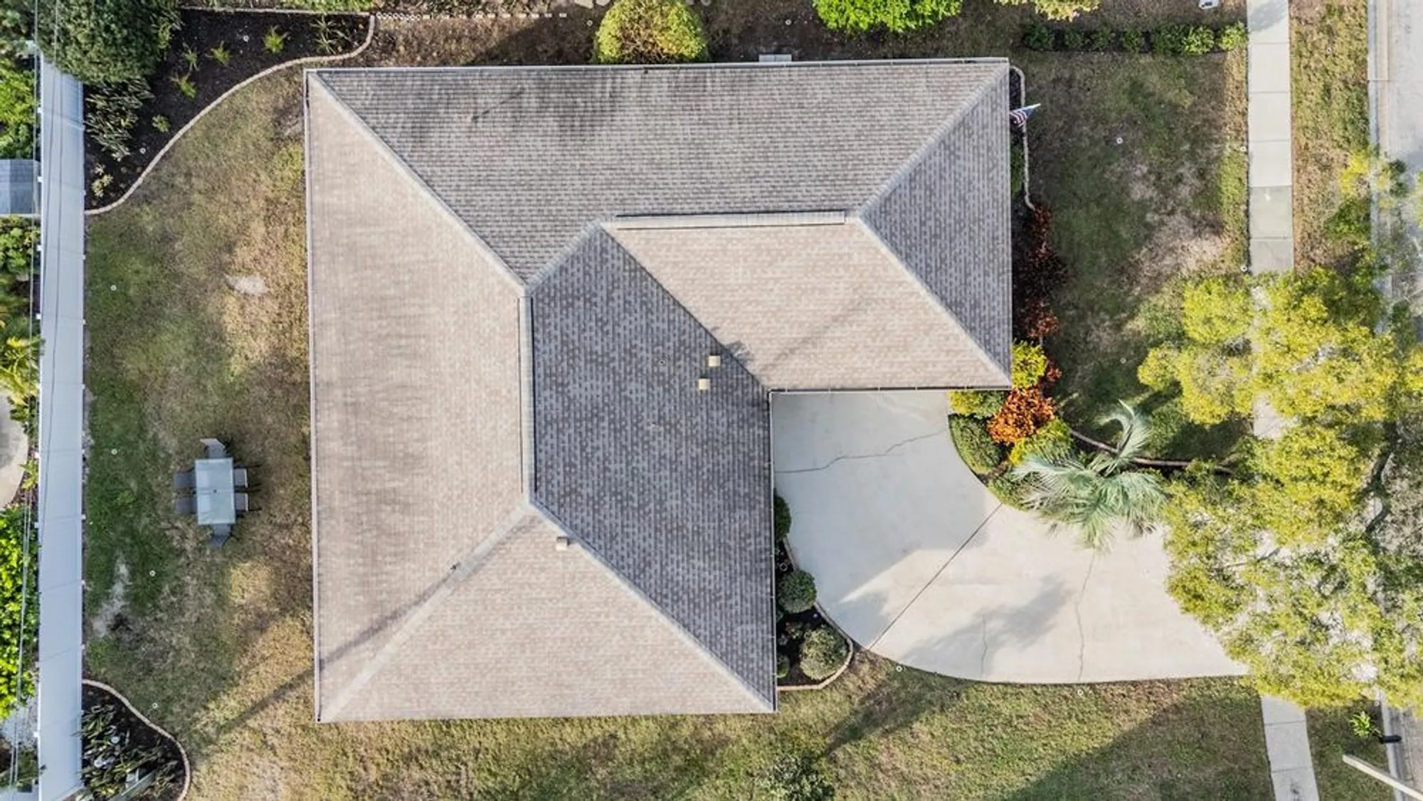 Property Slideshow image 3 of 38 | 2932 macalpin dr, Palm Harbor, FL, 34684