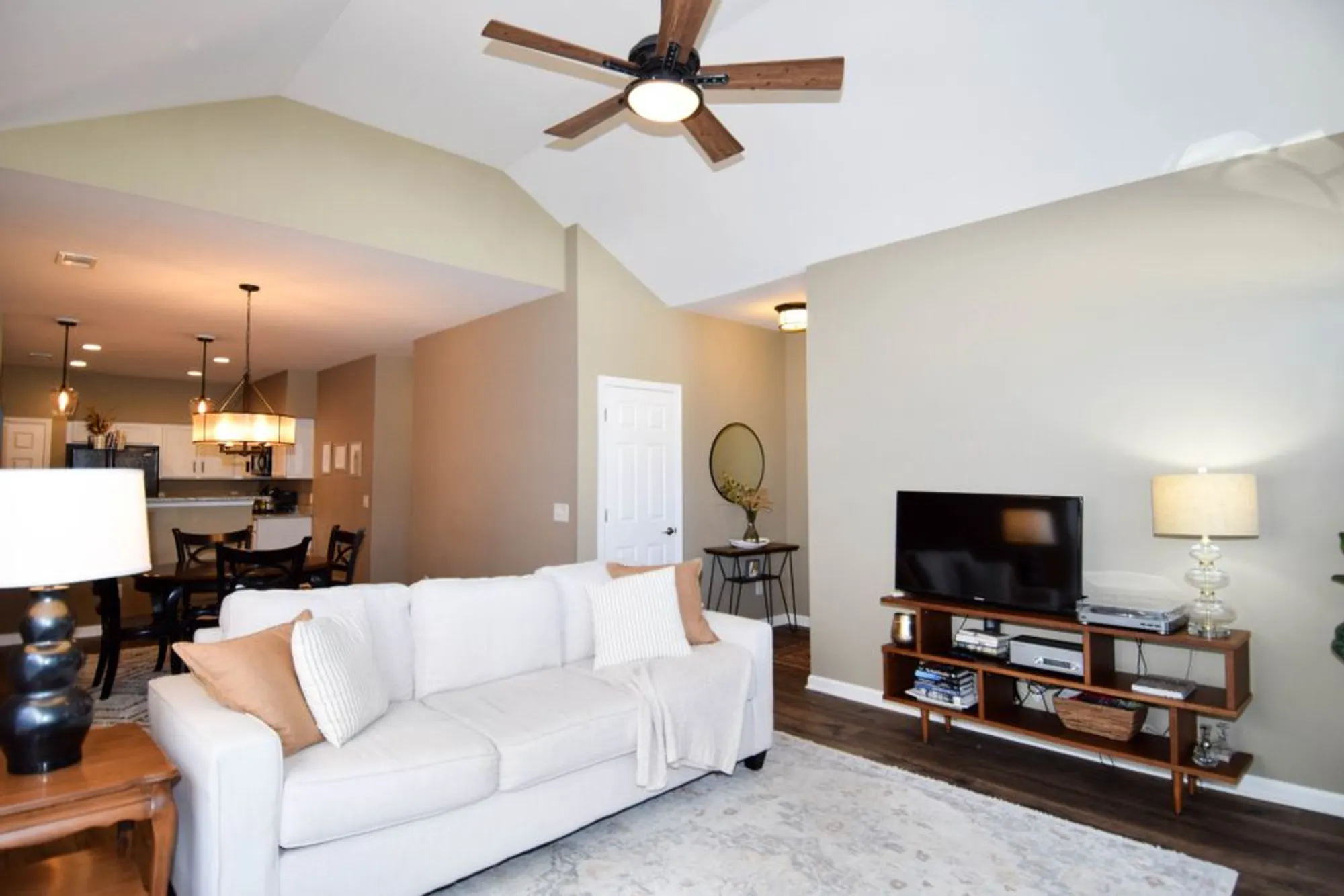 Property Slideshow image 24 of 55 | 825 browns ln, Gallatin, TN, 37066