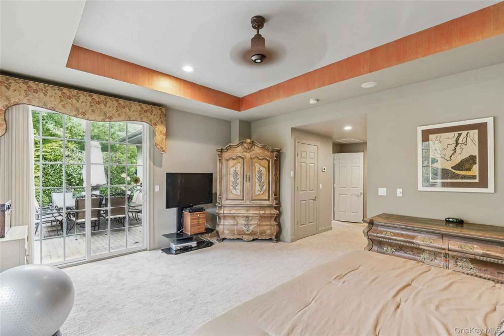 Property Slideshow image 26 of 31 | 382 altessa blvd, Melville, NY, 11747