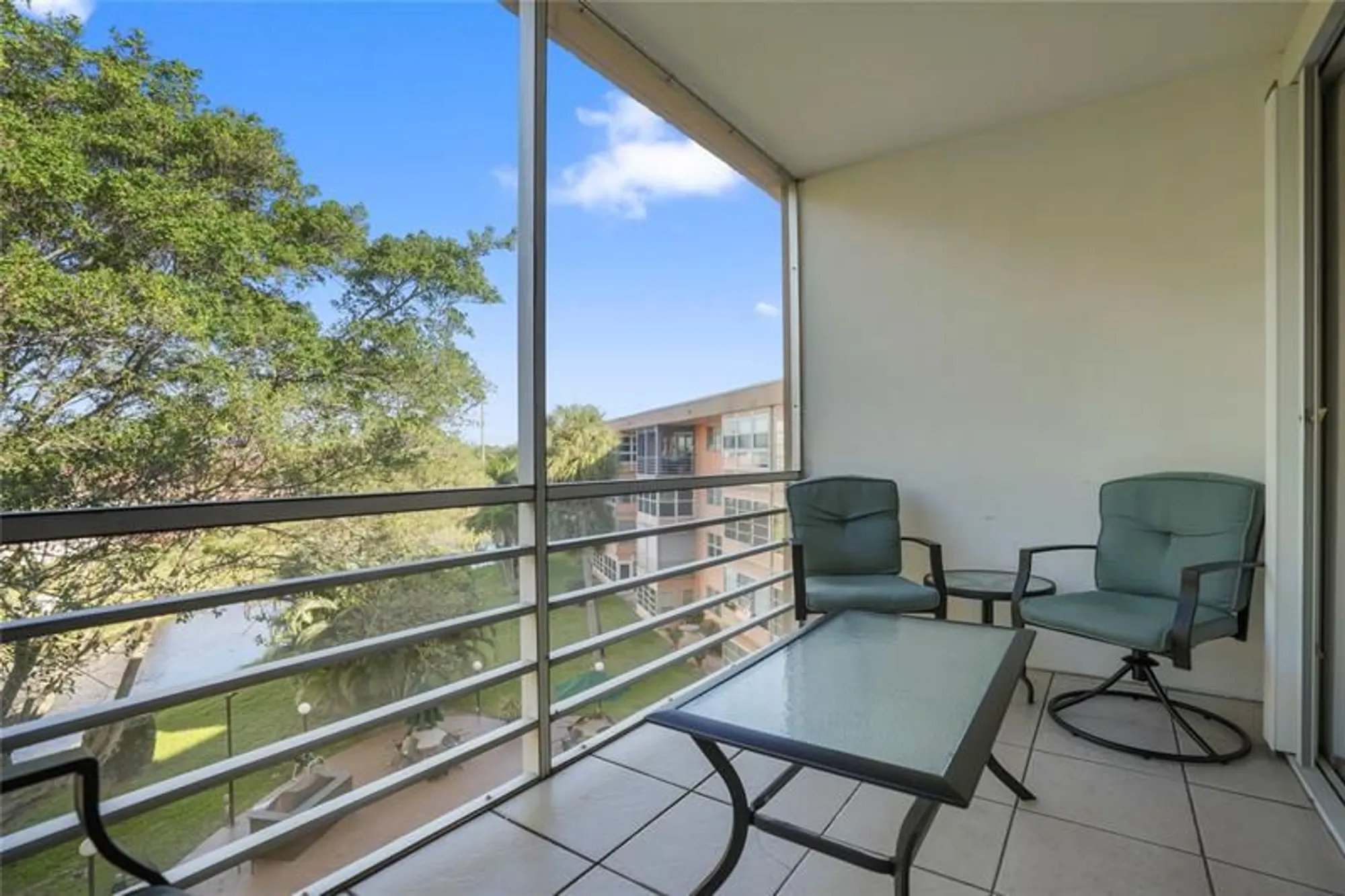 Property Slideshow image 5 of 43 | 3001 nw 46th ave 404, Lauderdale Lakes, FL, 33313